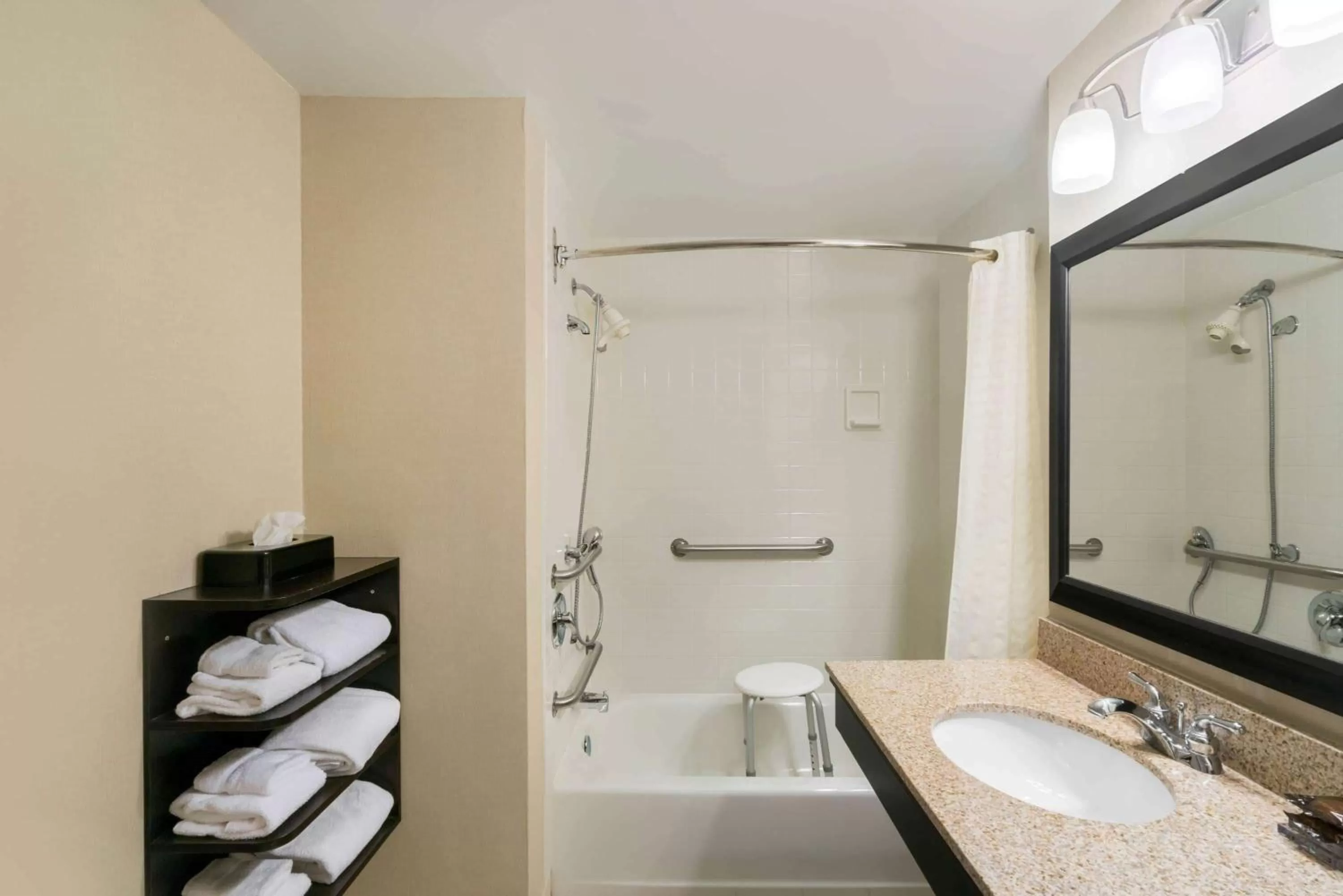 Bathroom in Wingate by Wyndham (Lexington, VA)