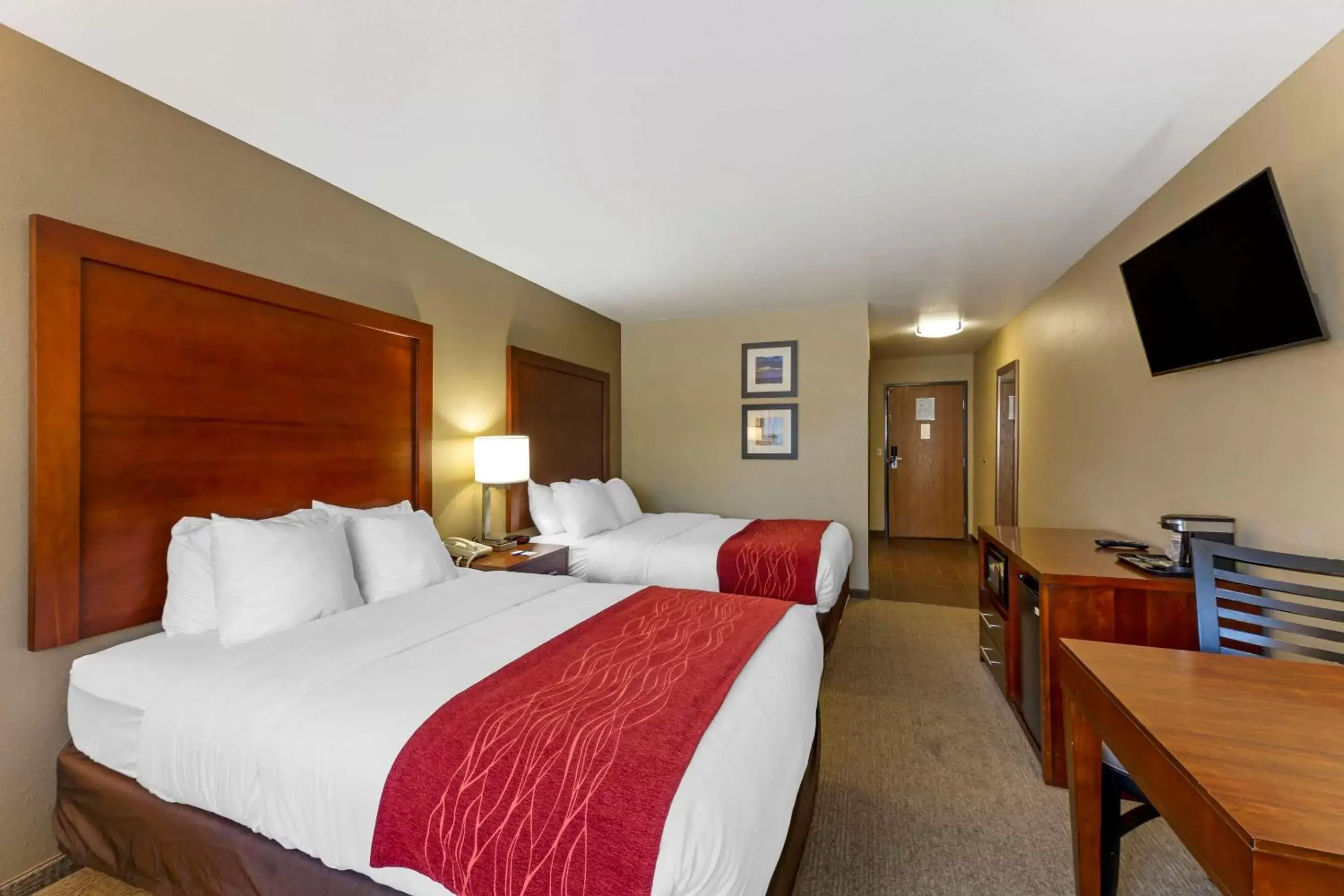 Photo of the whole room, Bed in Comfort Inn River's Edge