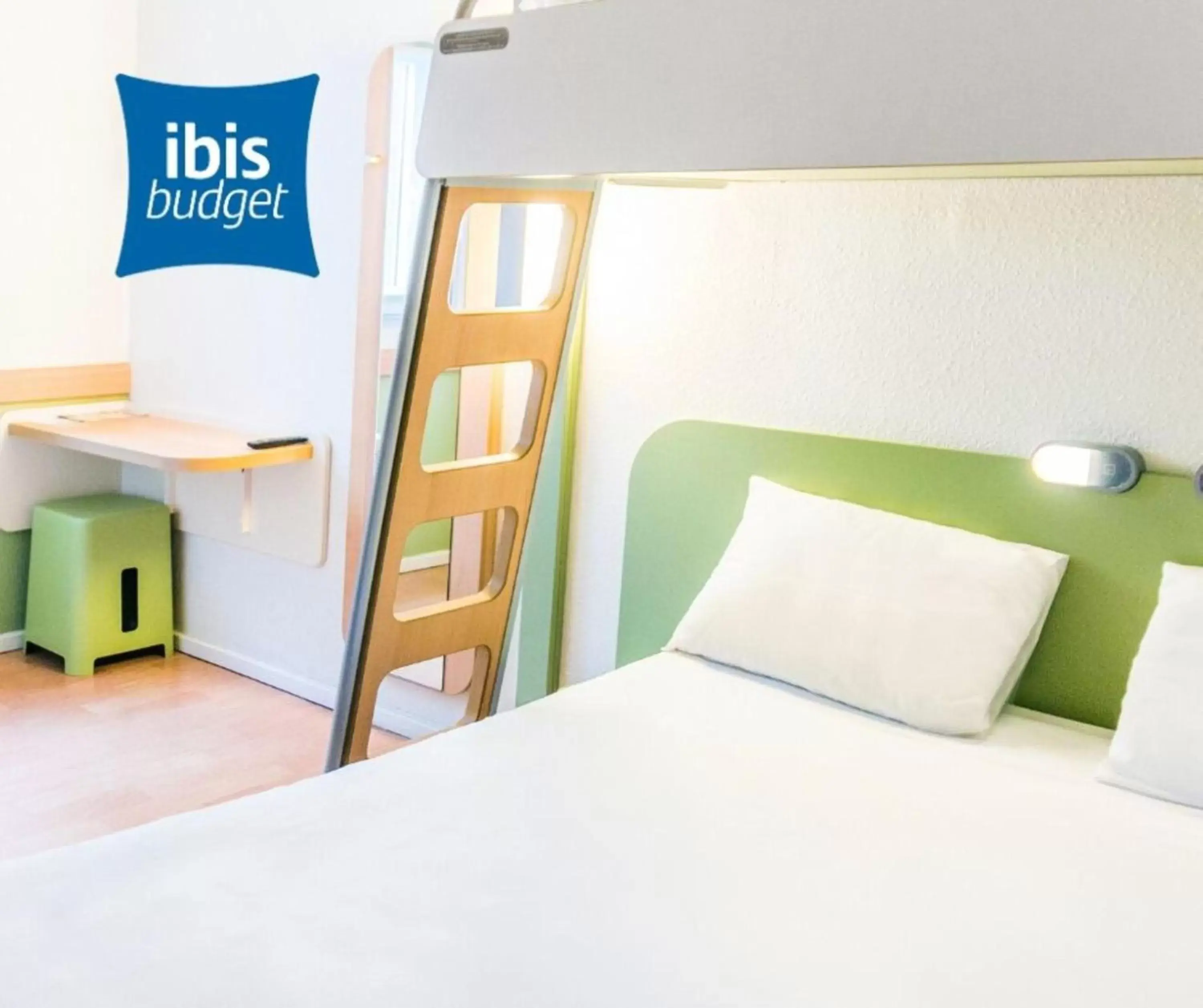 Bed in ibis budget Bordeaux Lac