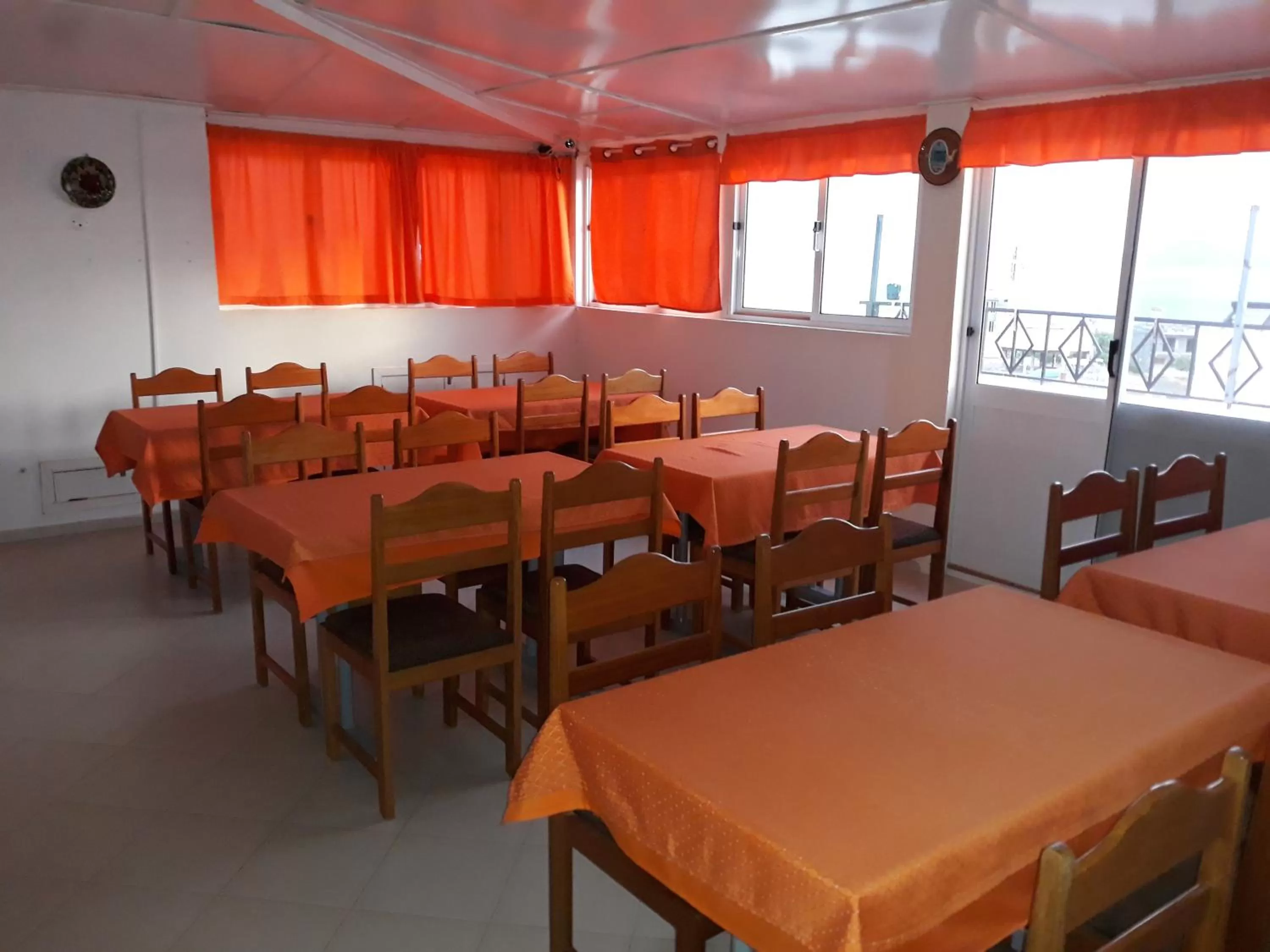 Restaurant/places to eat in Yria Residencial