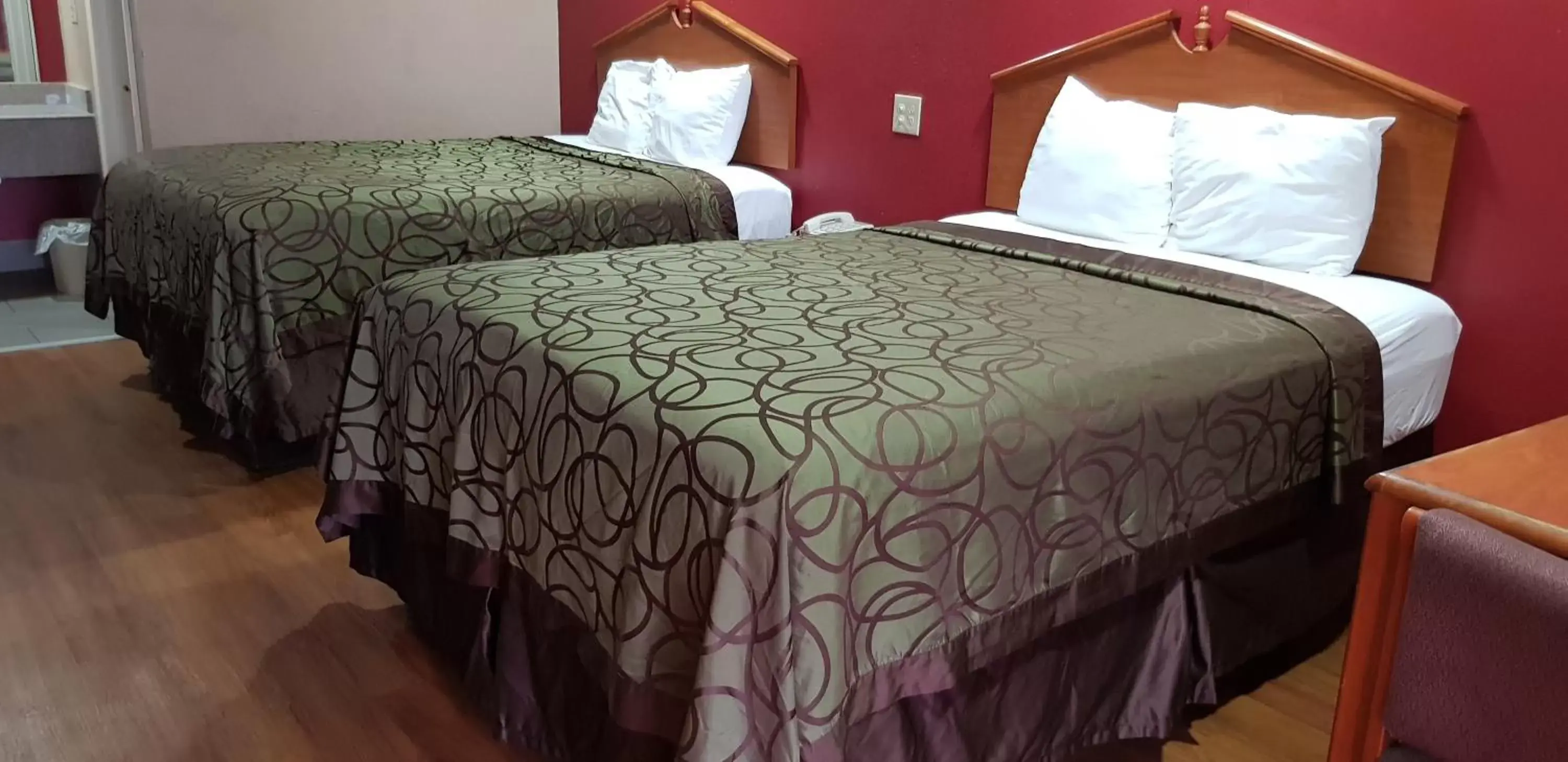 Bed in Deluxe Inn