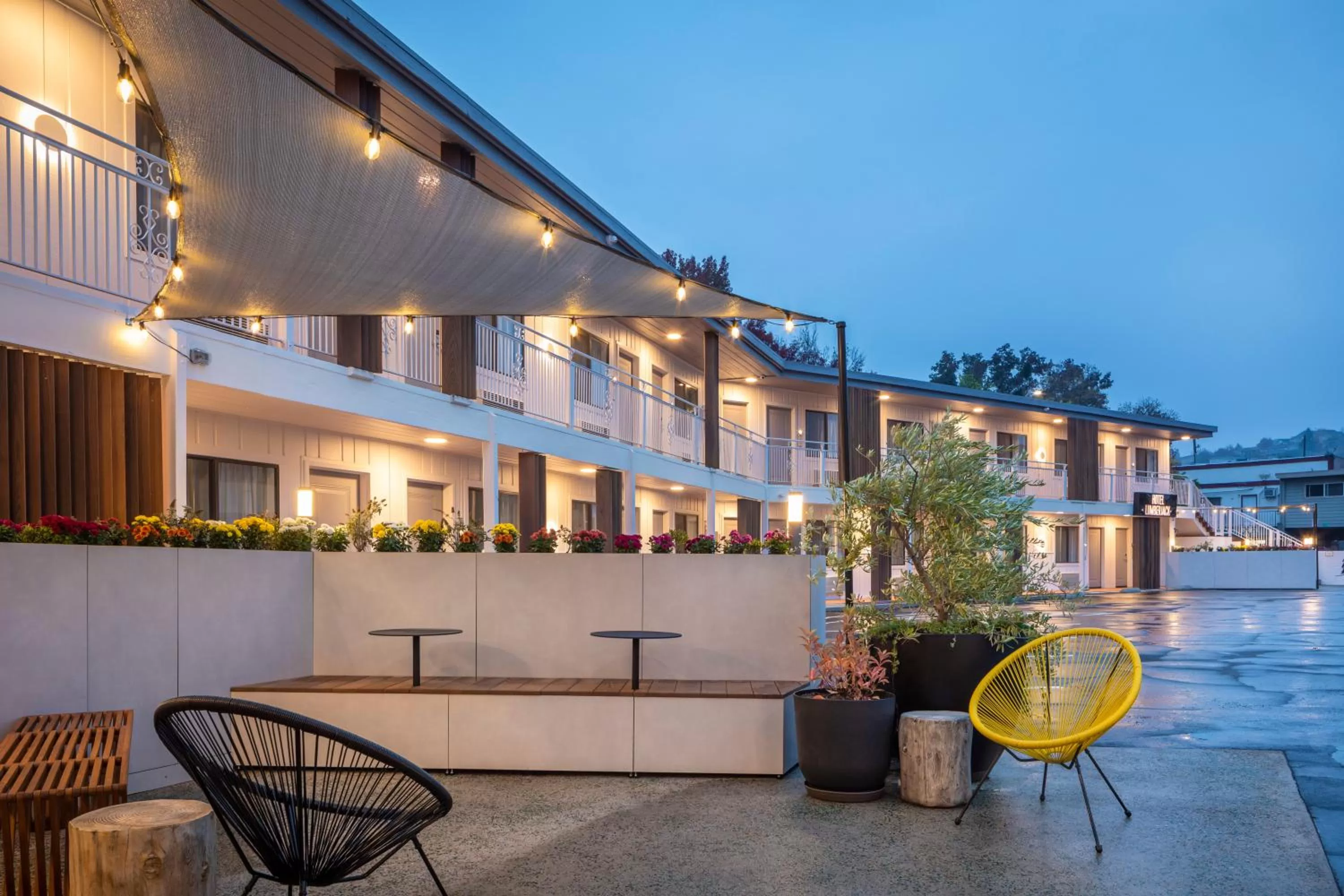 Property building in Hotel Lumberjack - Sonora