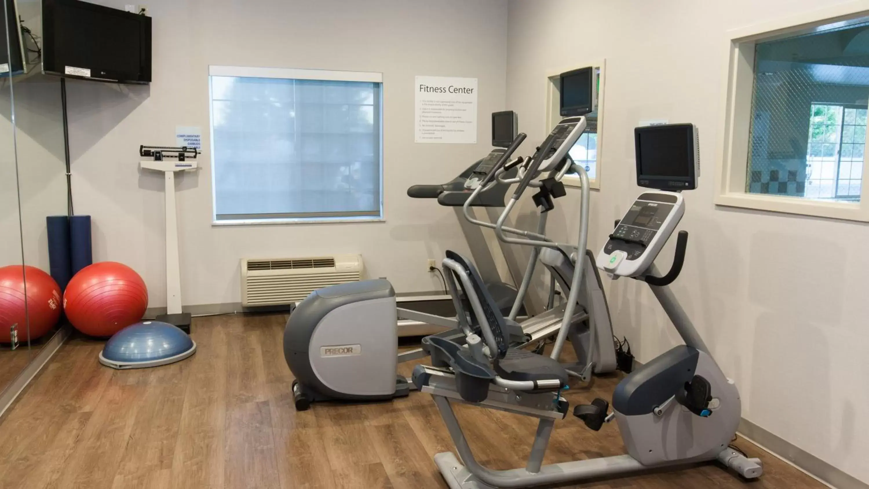 Fitness centre/facilities, Fitness Center/Facilities in Holiday Inn Express & Suites Cheney, an IHG Hotel