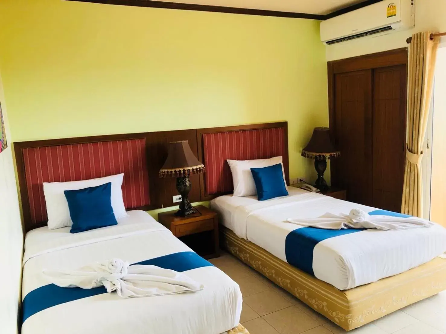 Bedroom, Bed in Thipurai Beach Hotel