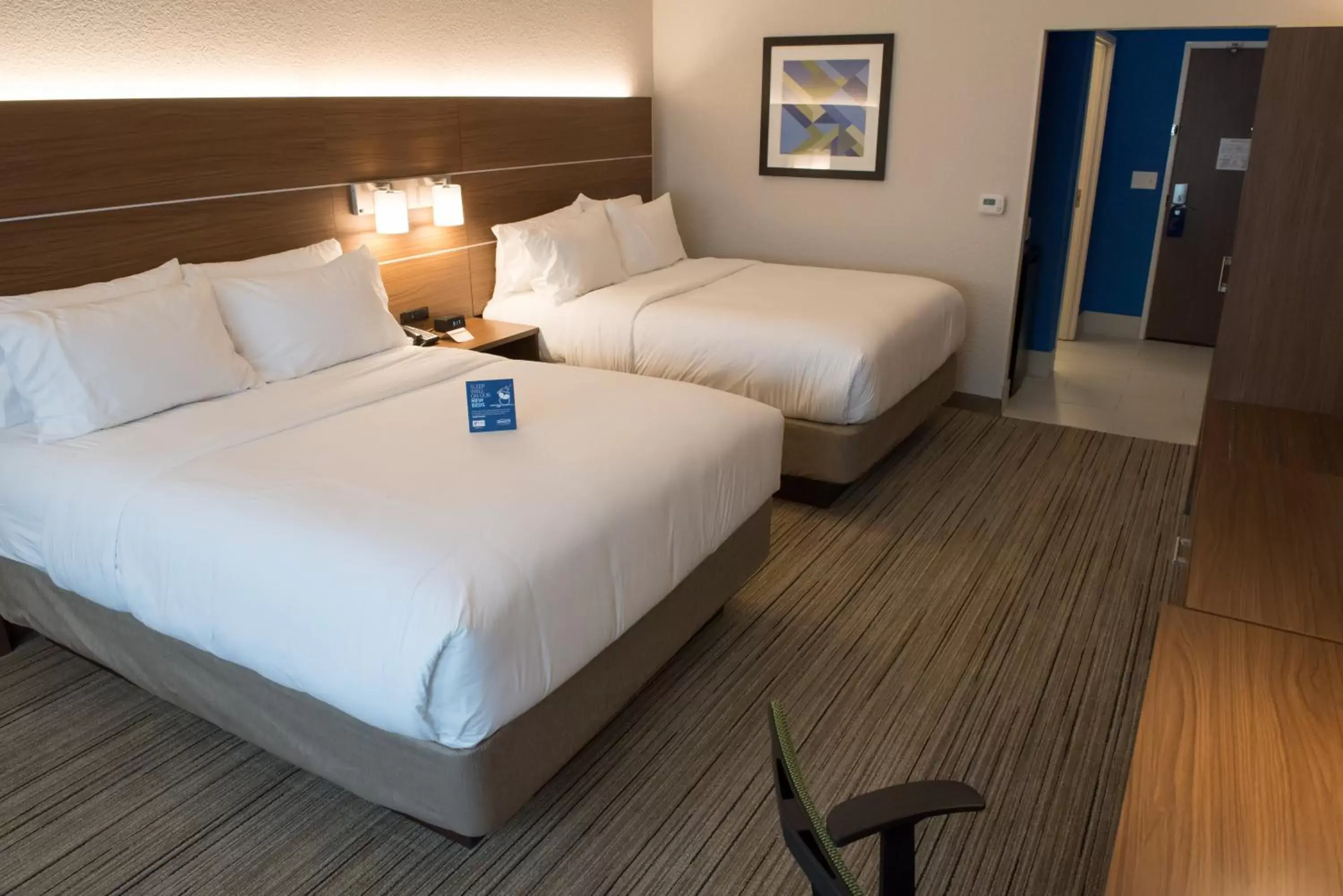 Photo of the whole room, Bed in Holiday Inn Express & Suites - Orland Park Mokena, an IHG Hotel