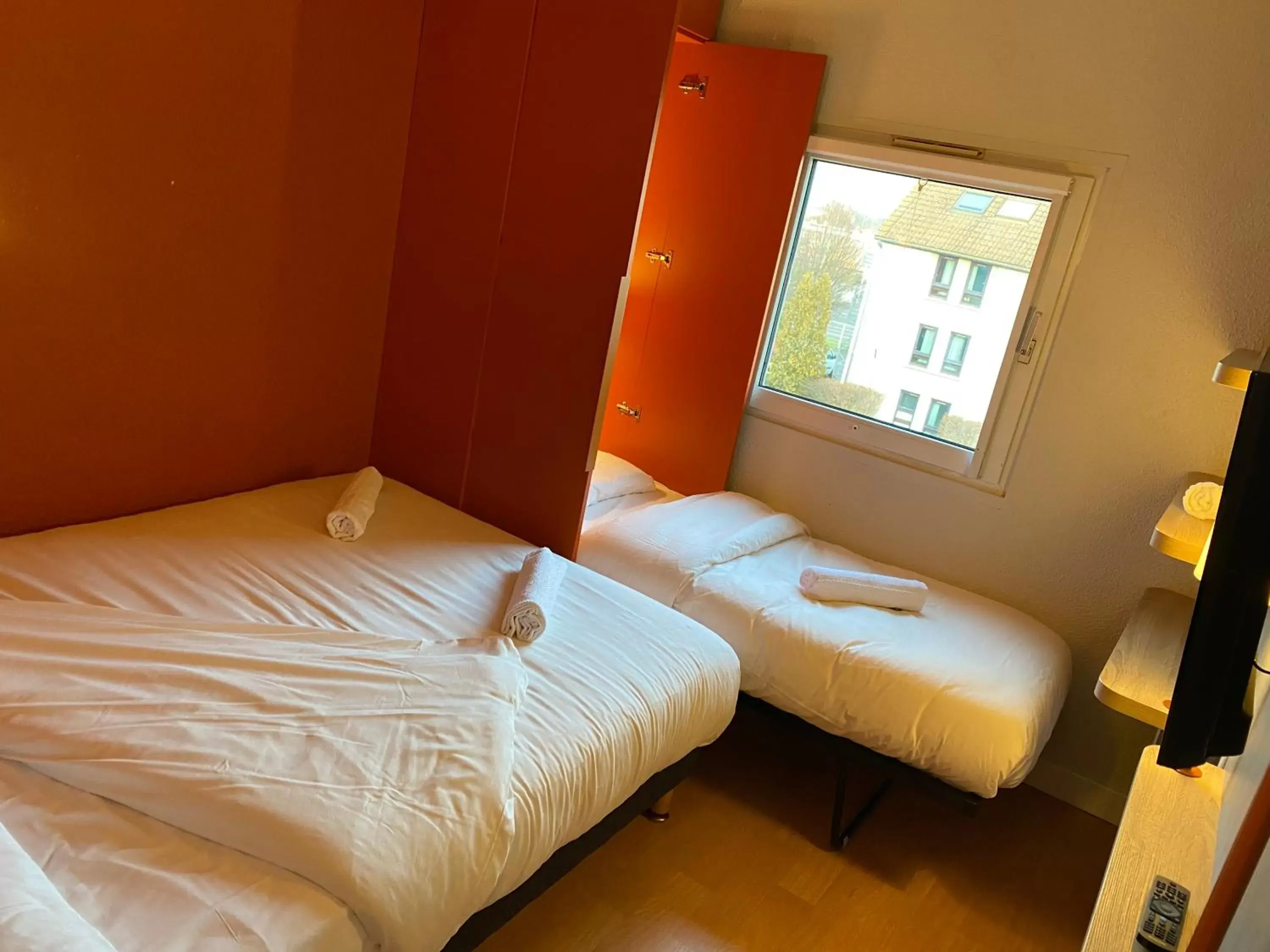 Bedroom, Bed in ibis budget Strasbourg La Vigie