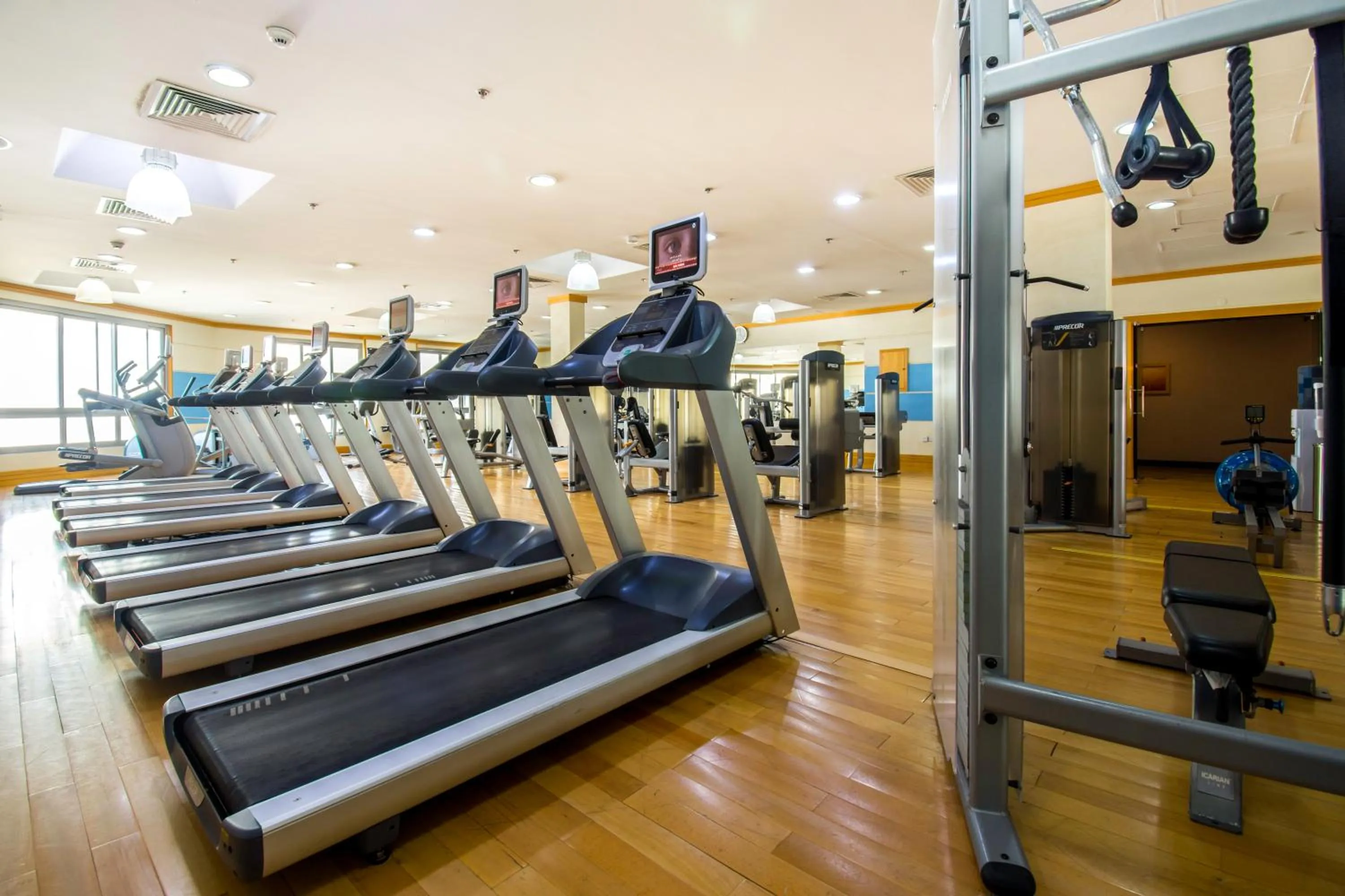 Fitness centre/facilities in City Seasons Hotel & Suites Muscat