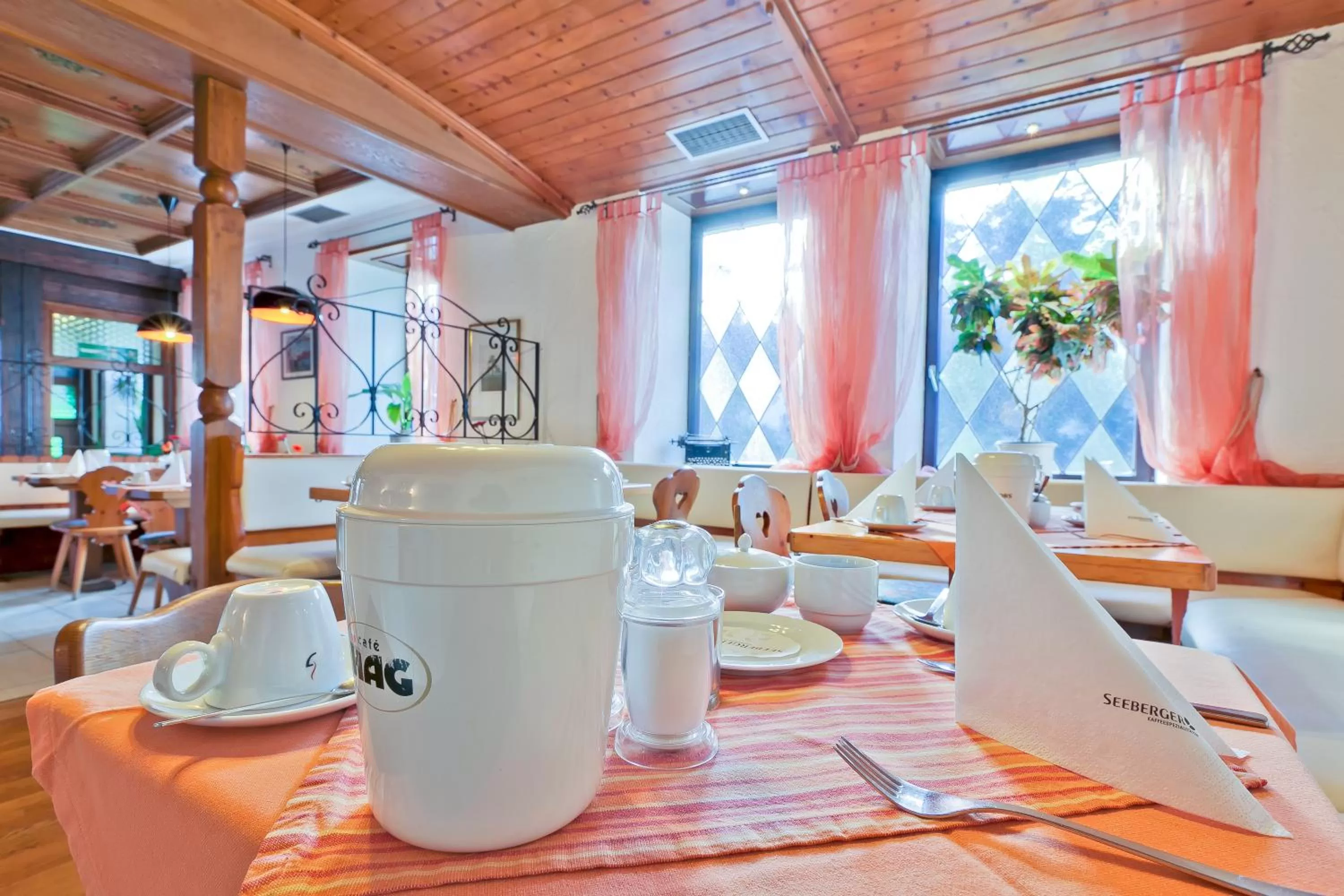 Restaurant/places to eat in Bavaria Hotel Münchner Hof Superior