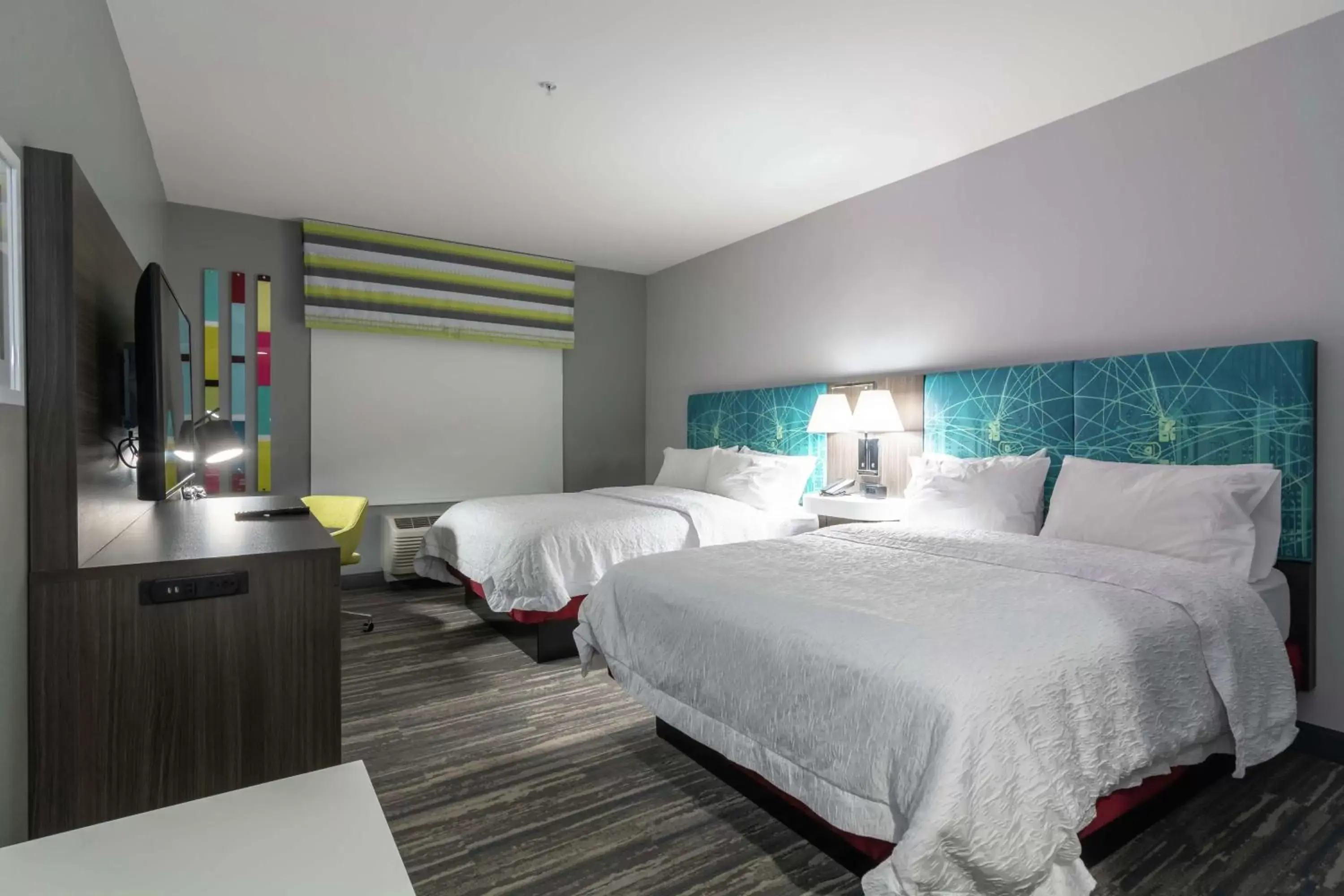 Bedroom, Bed in Hampton Inn & Suites Dallas East