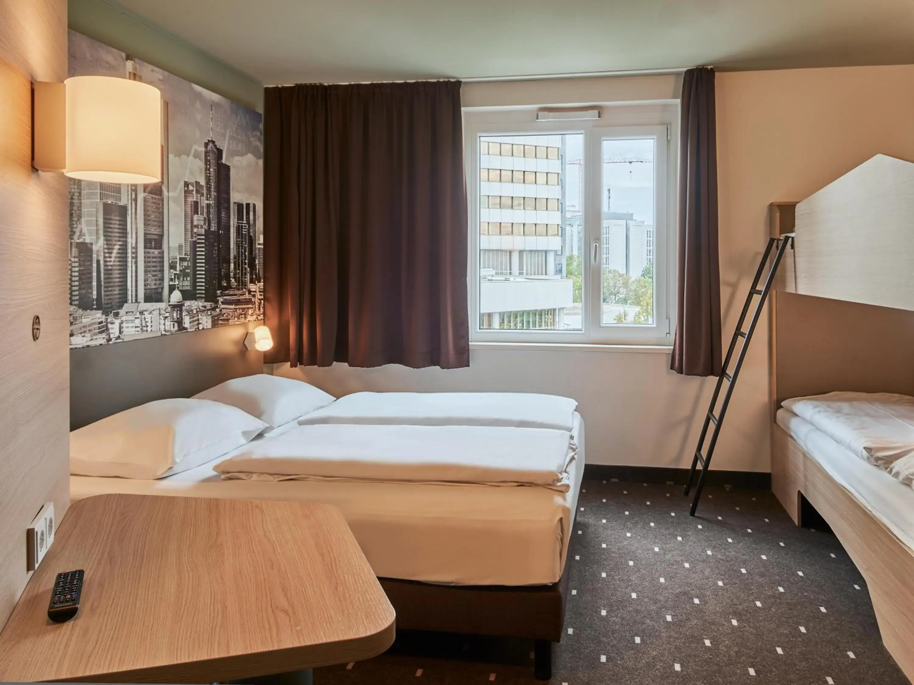 TV and multimedia, Bed in B&B Hotel Frankfurt-West