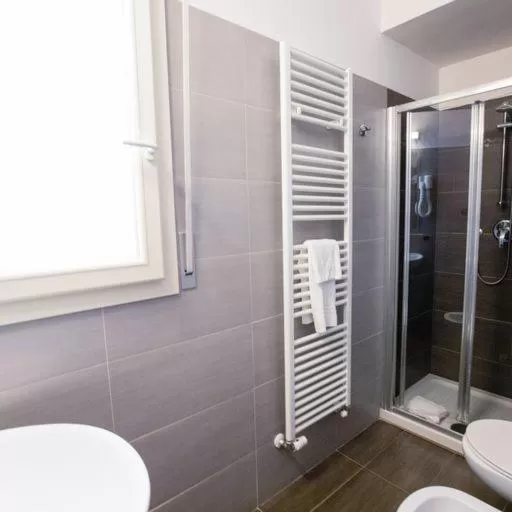 Shower in Hotel Gabbiano