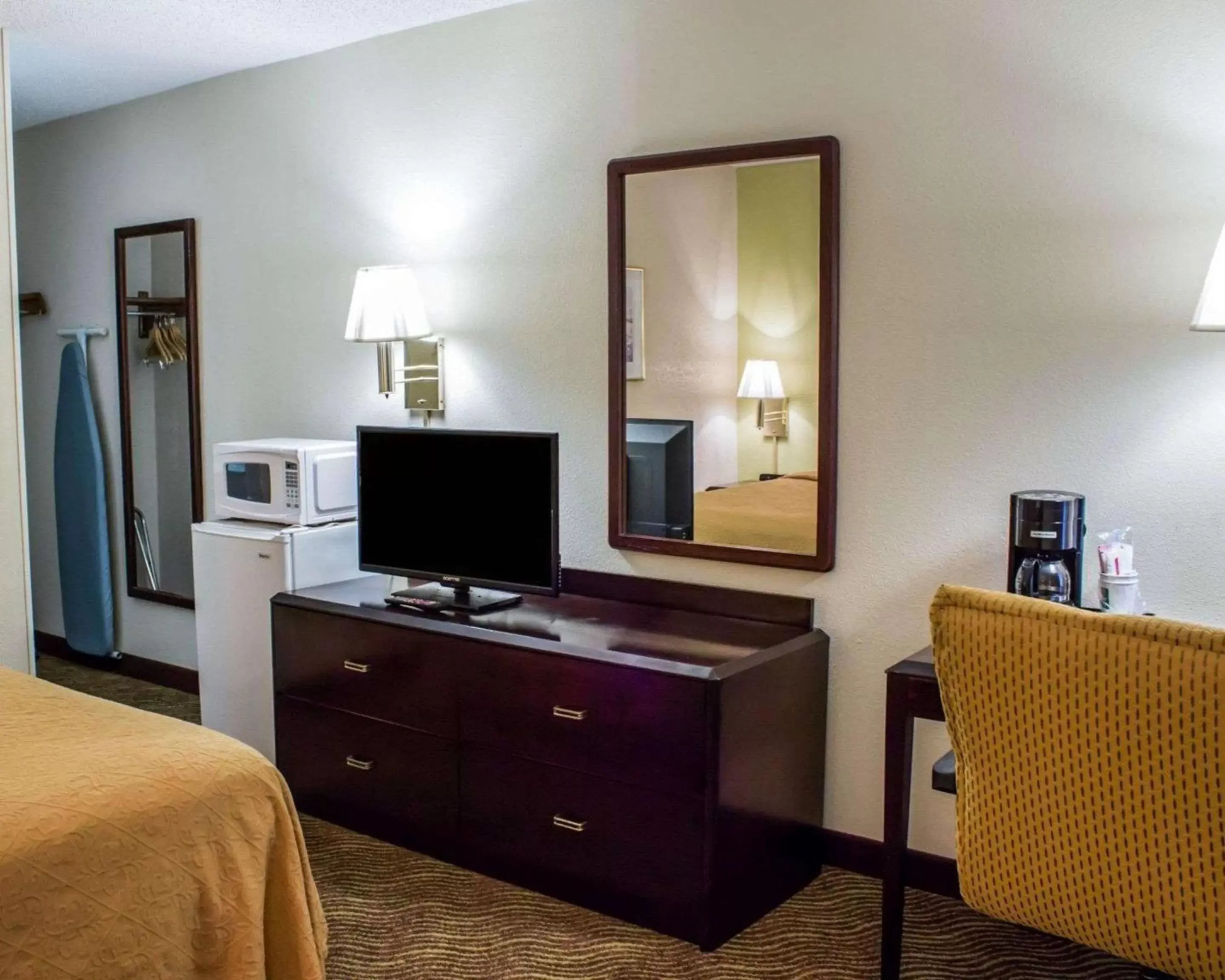 Photo of the whole room, TV/Entertainment Center in Quality Inn Rocky Mount