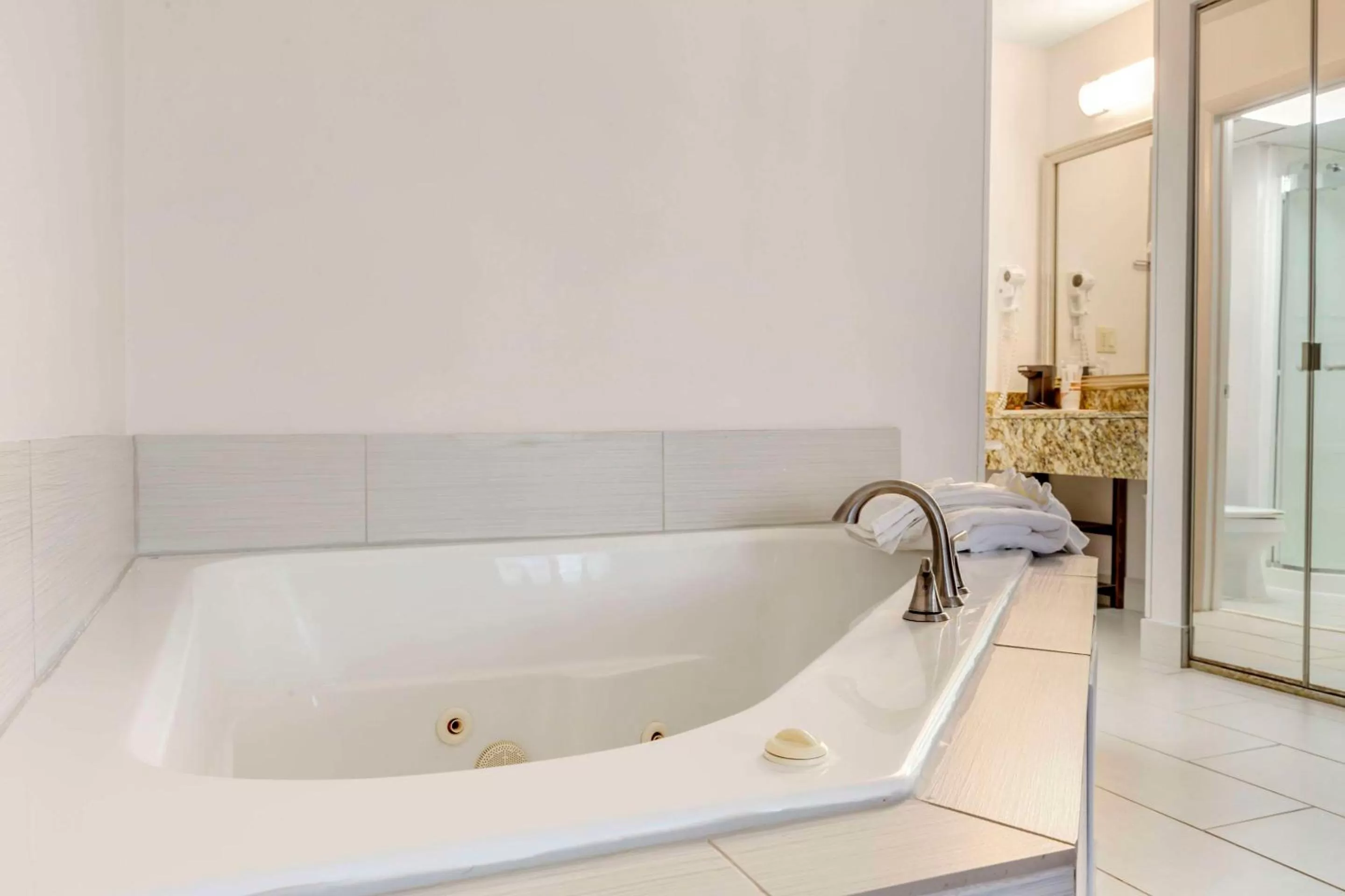 Bedroom in Comfort Inn Garner Clayton I-40