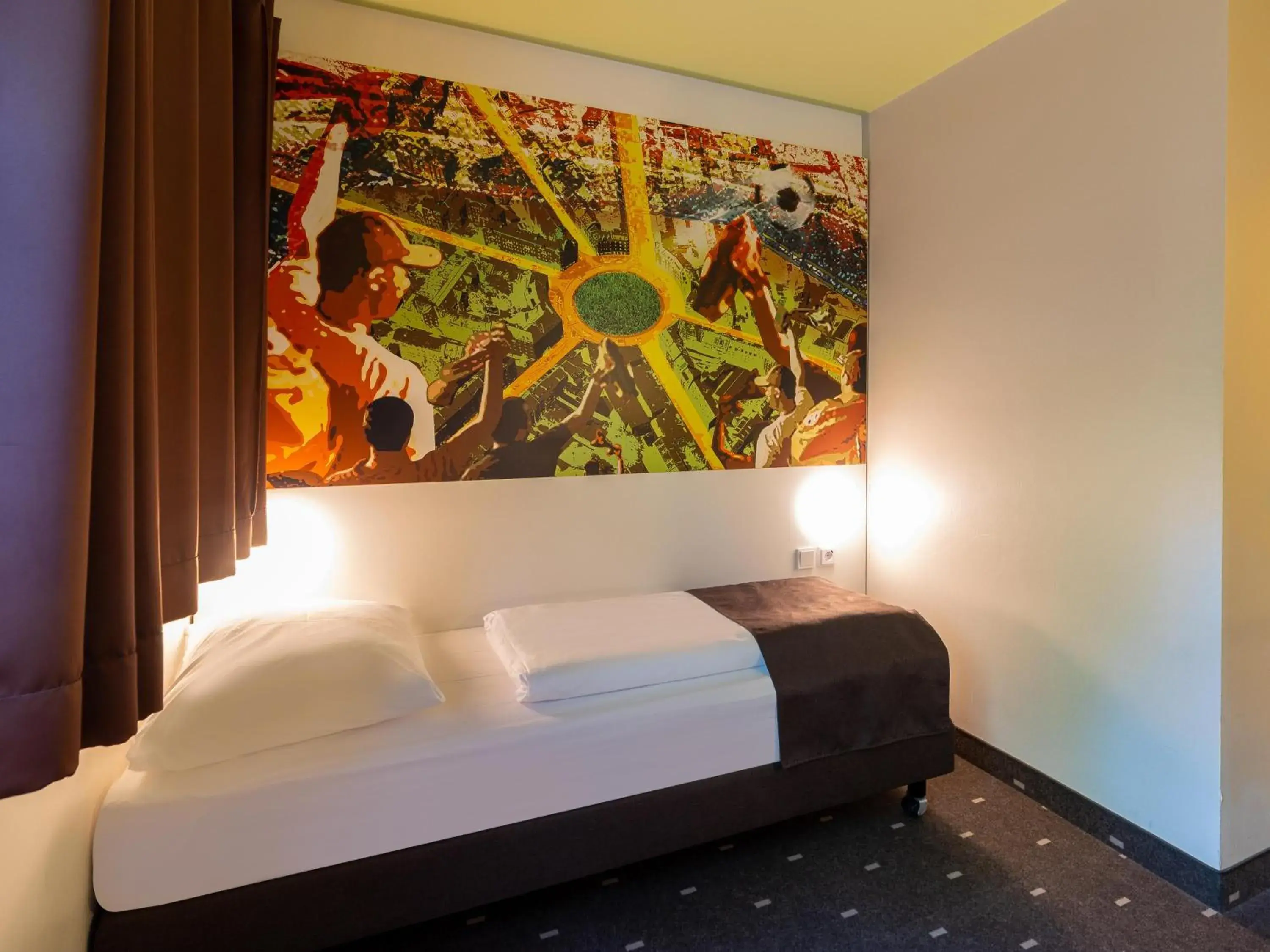 Photo of the whole room, Bed in B&B Hotel Dortmund Messe