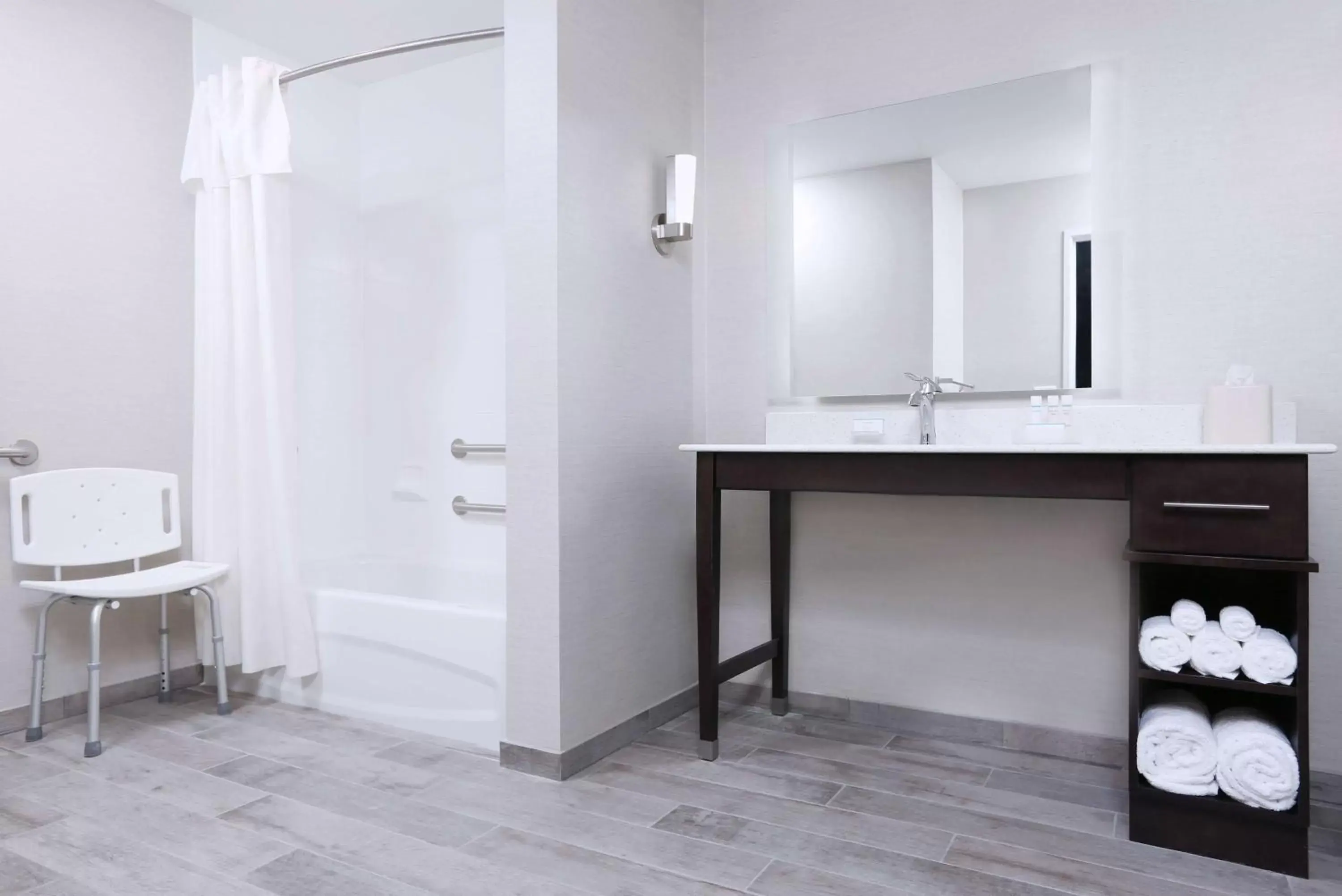 Bathroom in Homewood Suites By Hilton West Fargo/Sanford Medical Center