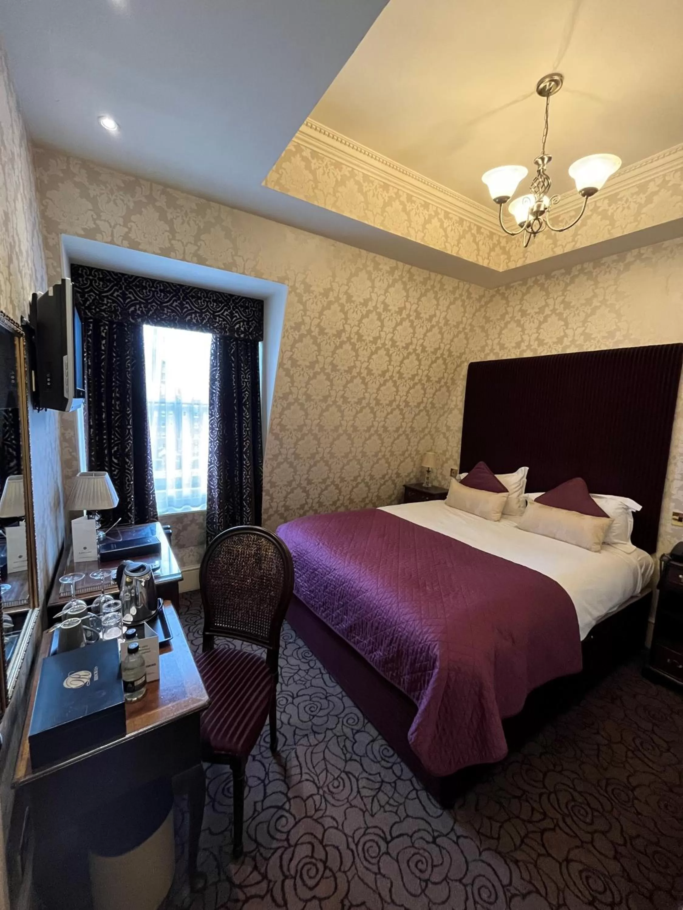 Bedroom, Bed in The Leonard Hotel