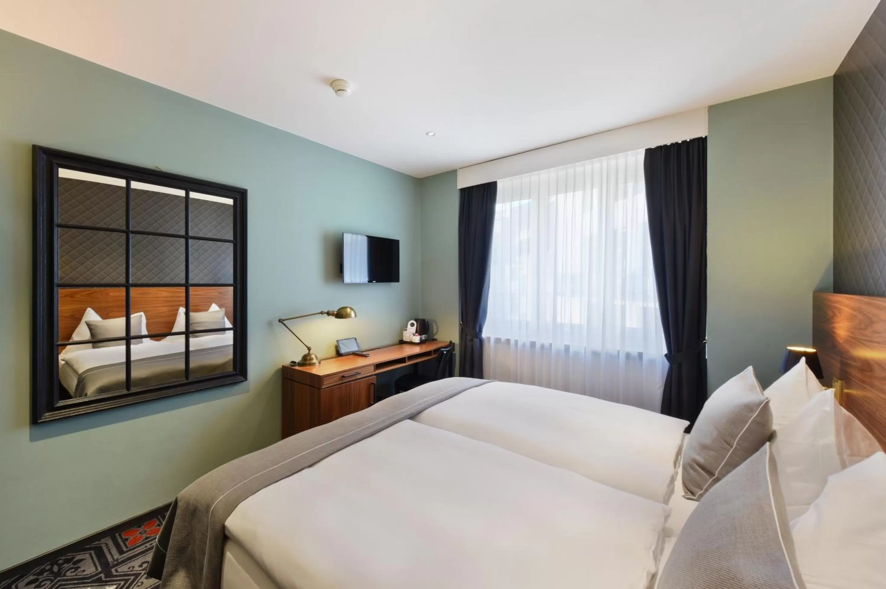 Photo of the whole room, Bed in Hotel City Zürich Design & Lifestyle