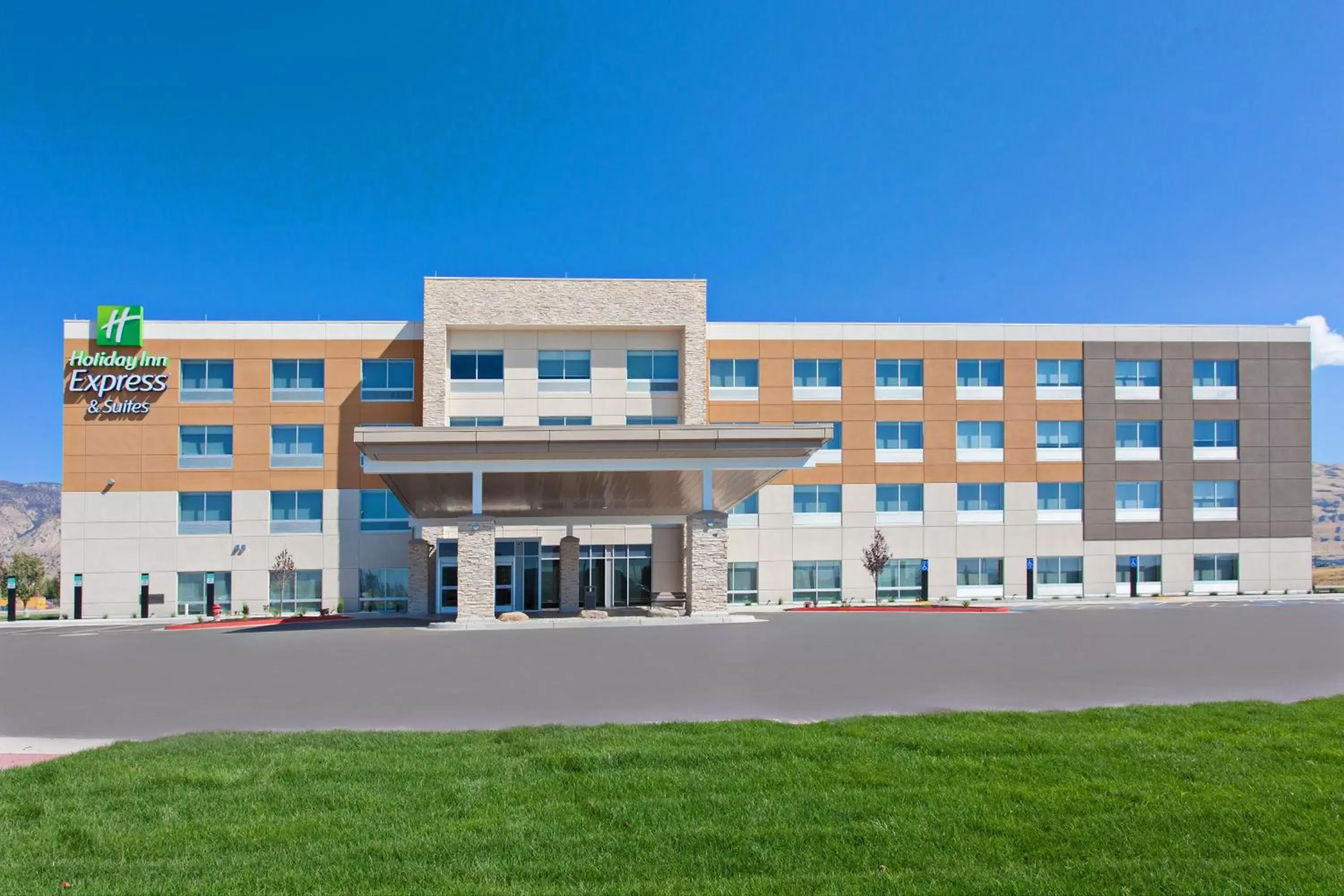 Property building in Holiday Inn Express & Suites - Brigham City - North Utah by IHG Property building in Holiday Inn Express & Suites - Brigham City - North Utah by IHG