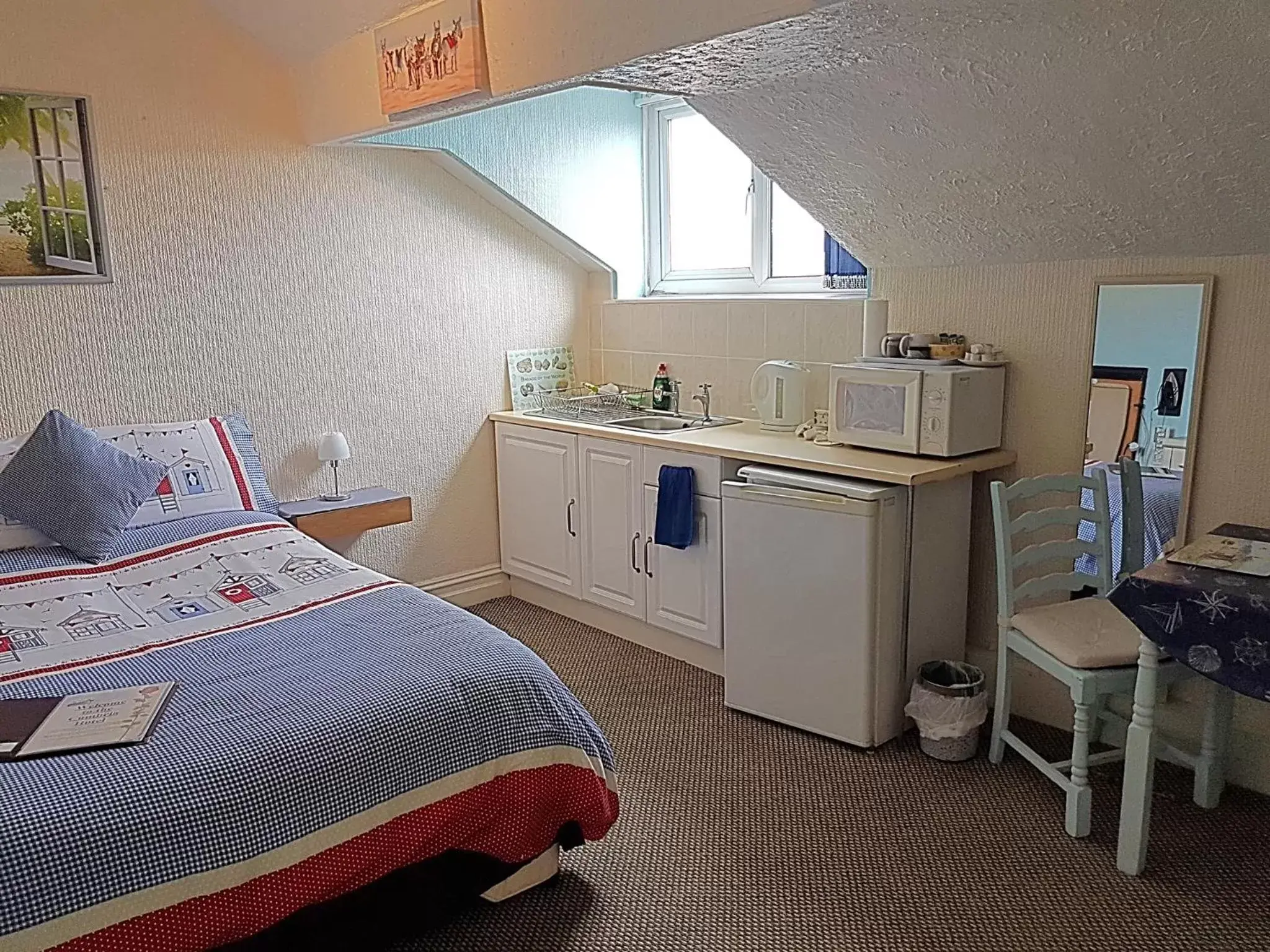 Deluxe Double Room with Bath in Cumbria Guest House Deluxe Double Room with Bath in Cumbria Guest House