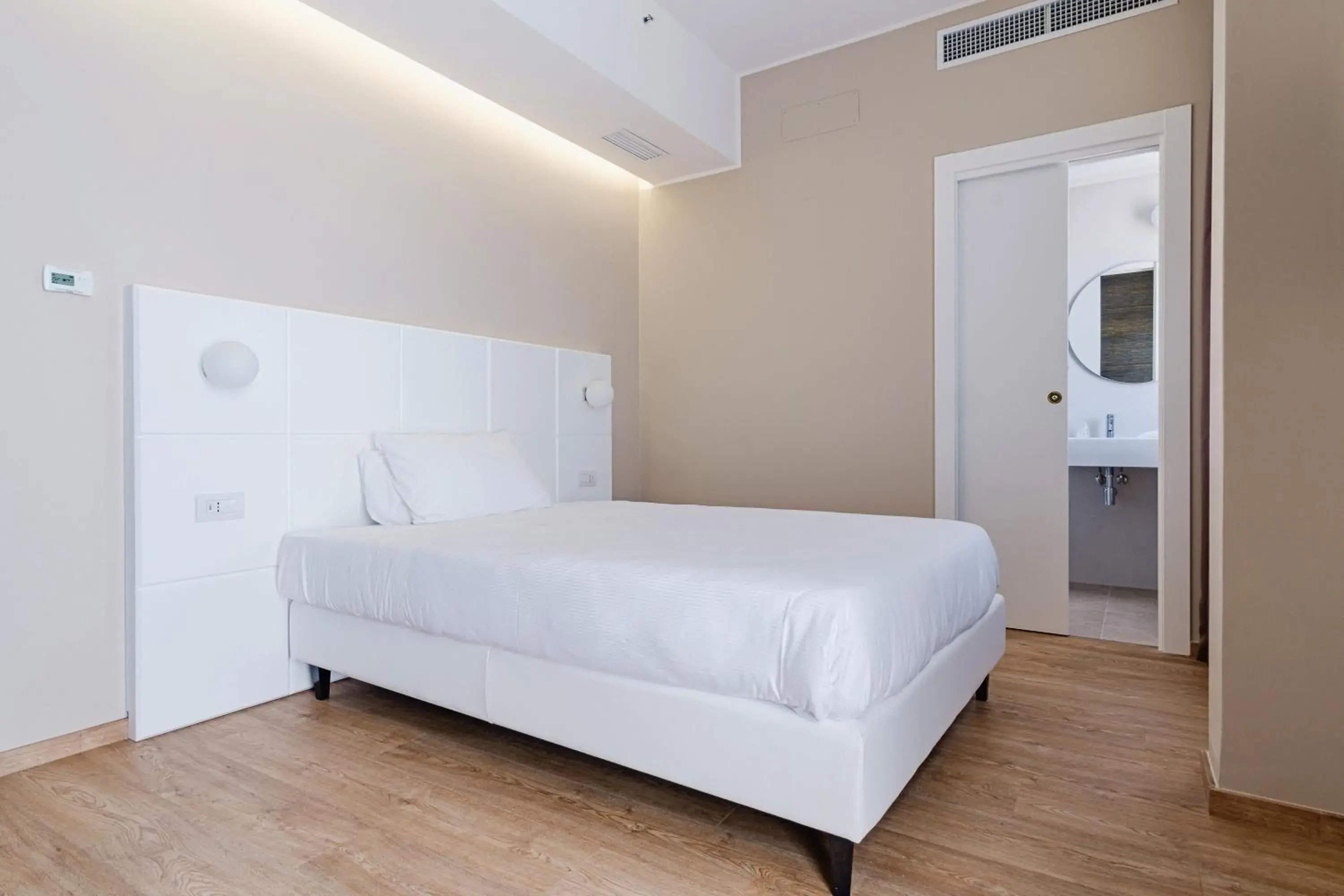 Bed in Hotel Boston Bed in Hotel Boston