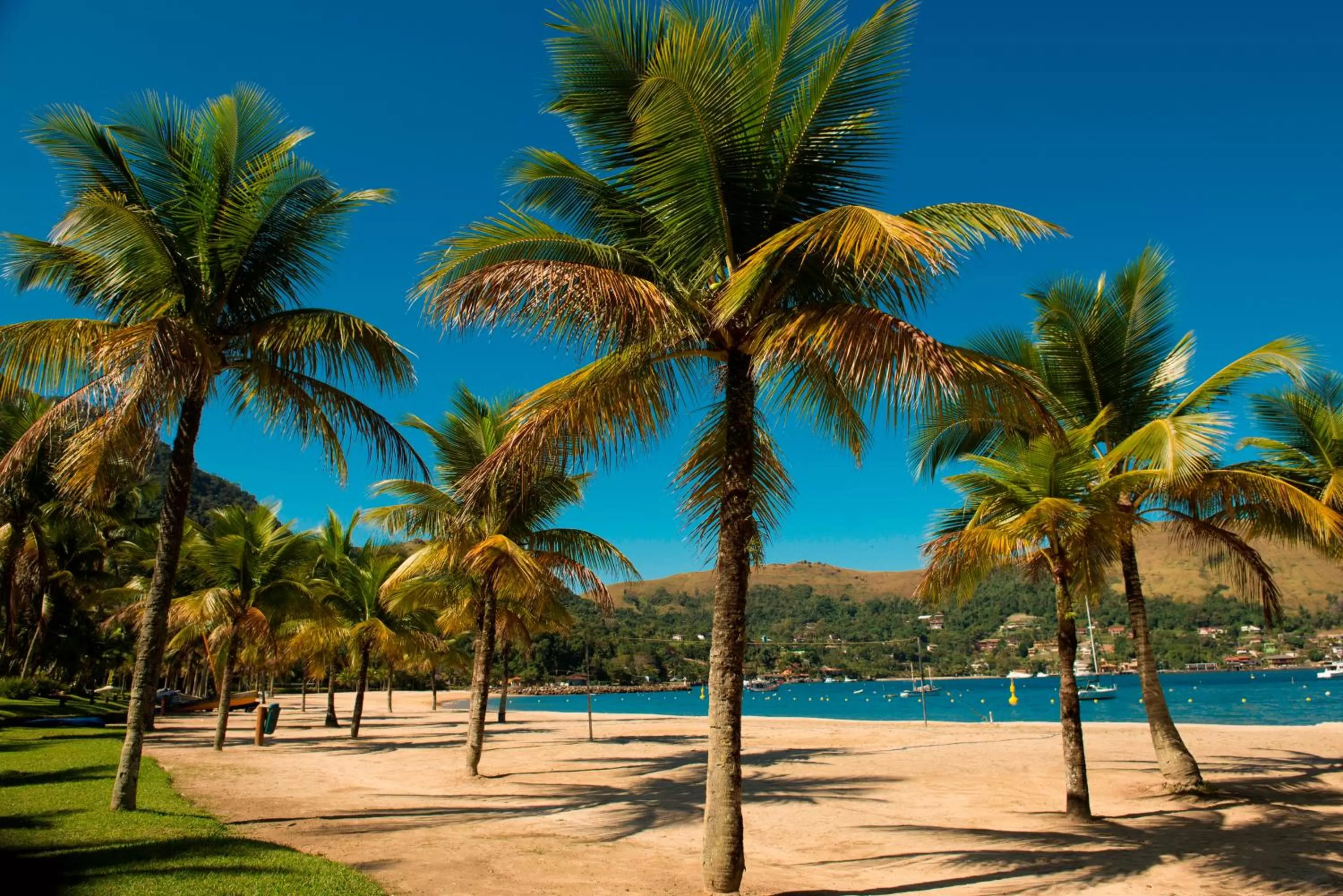 Beach in Portogalo Suite Hotel