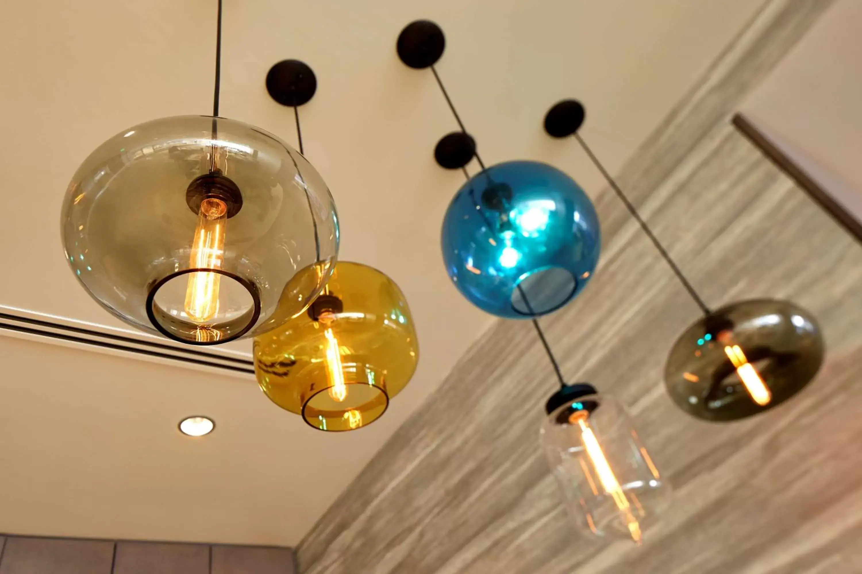 Restaurant/places to eat in Hilton Long Beach Hotel Restaurant/places to eat in Hilton Long Beach Hotel