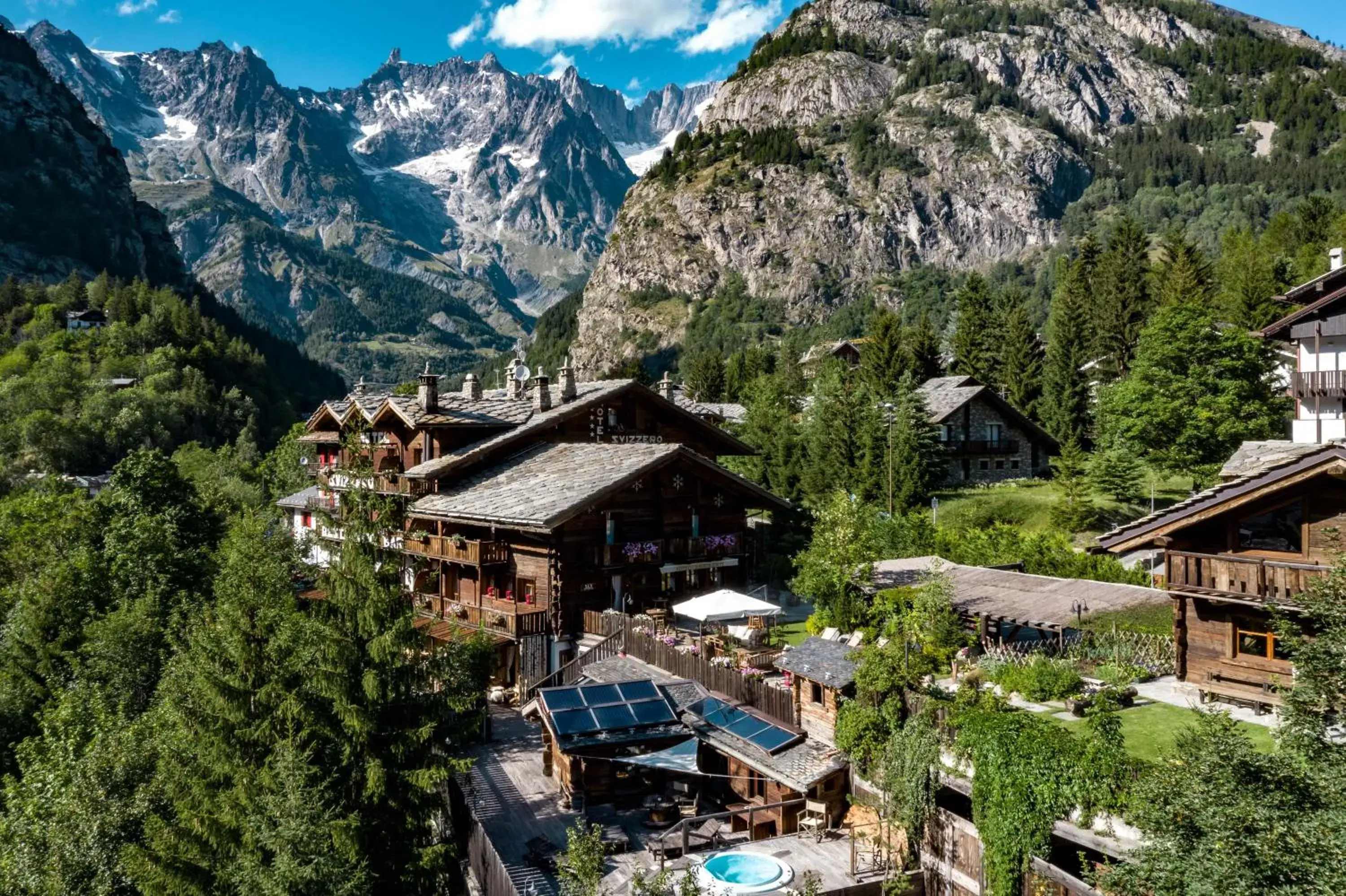 Natural landscape, Bird's-eye View in Hotel Chalet Svizzero