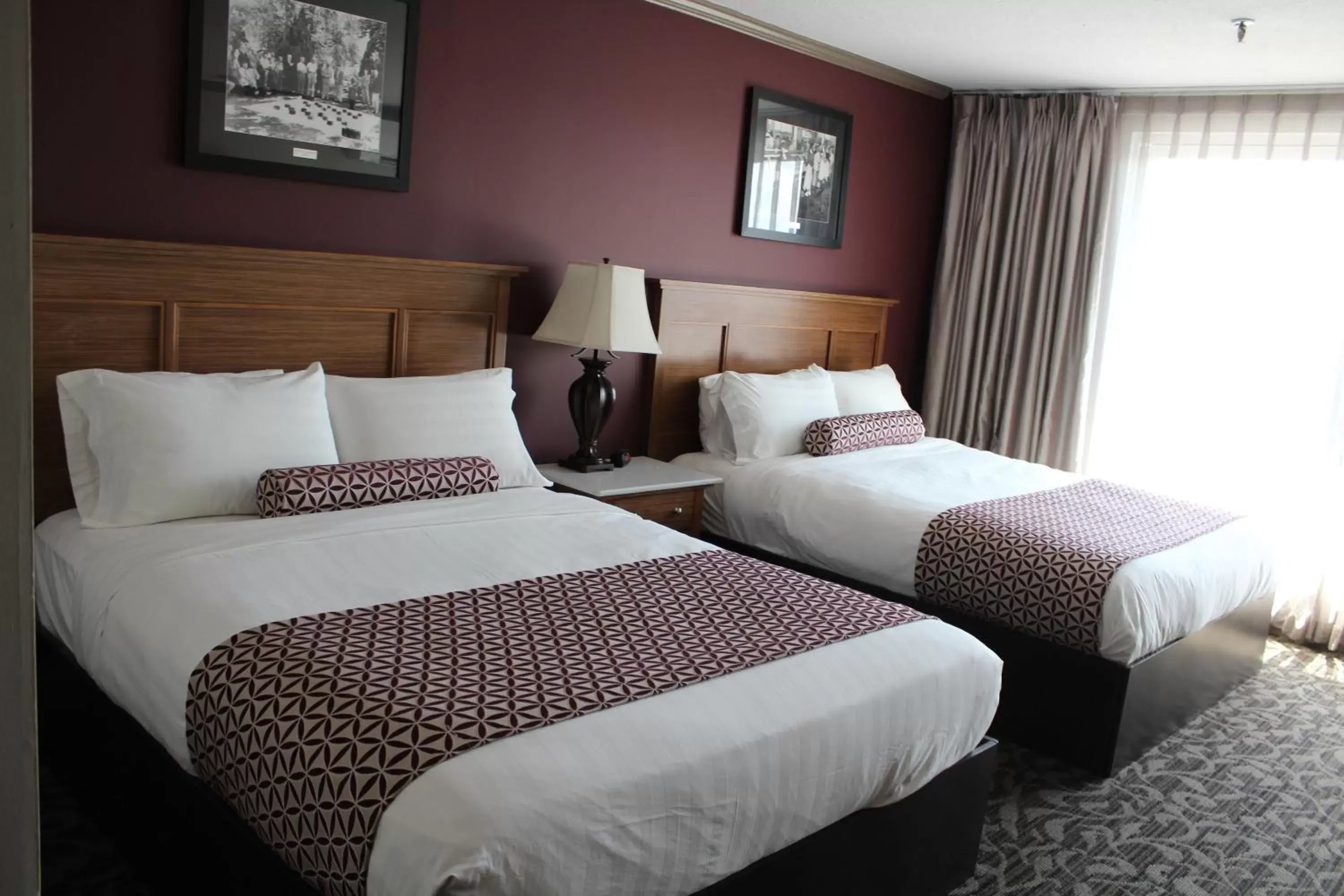 Decorative detail, Bed in The Royal Anne Hotel