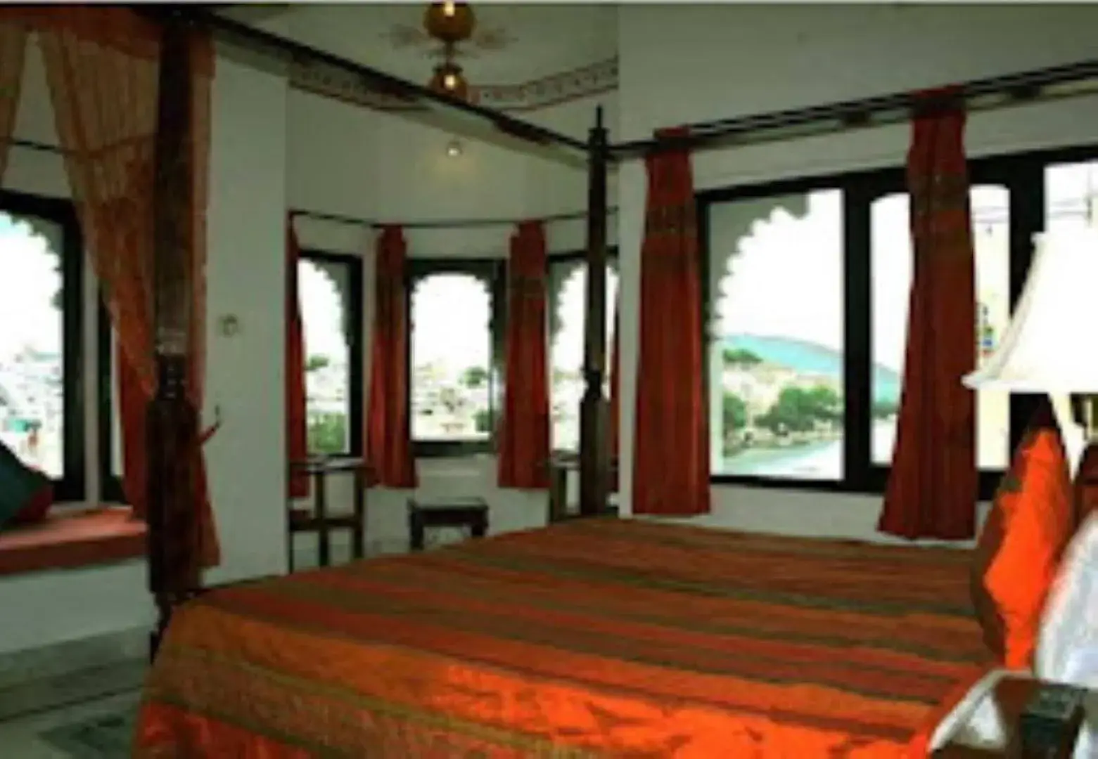 Photo of the whole room, Bed in Karohi Haveli