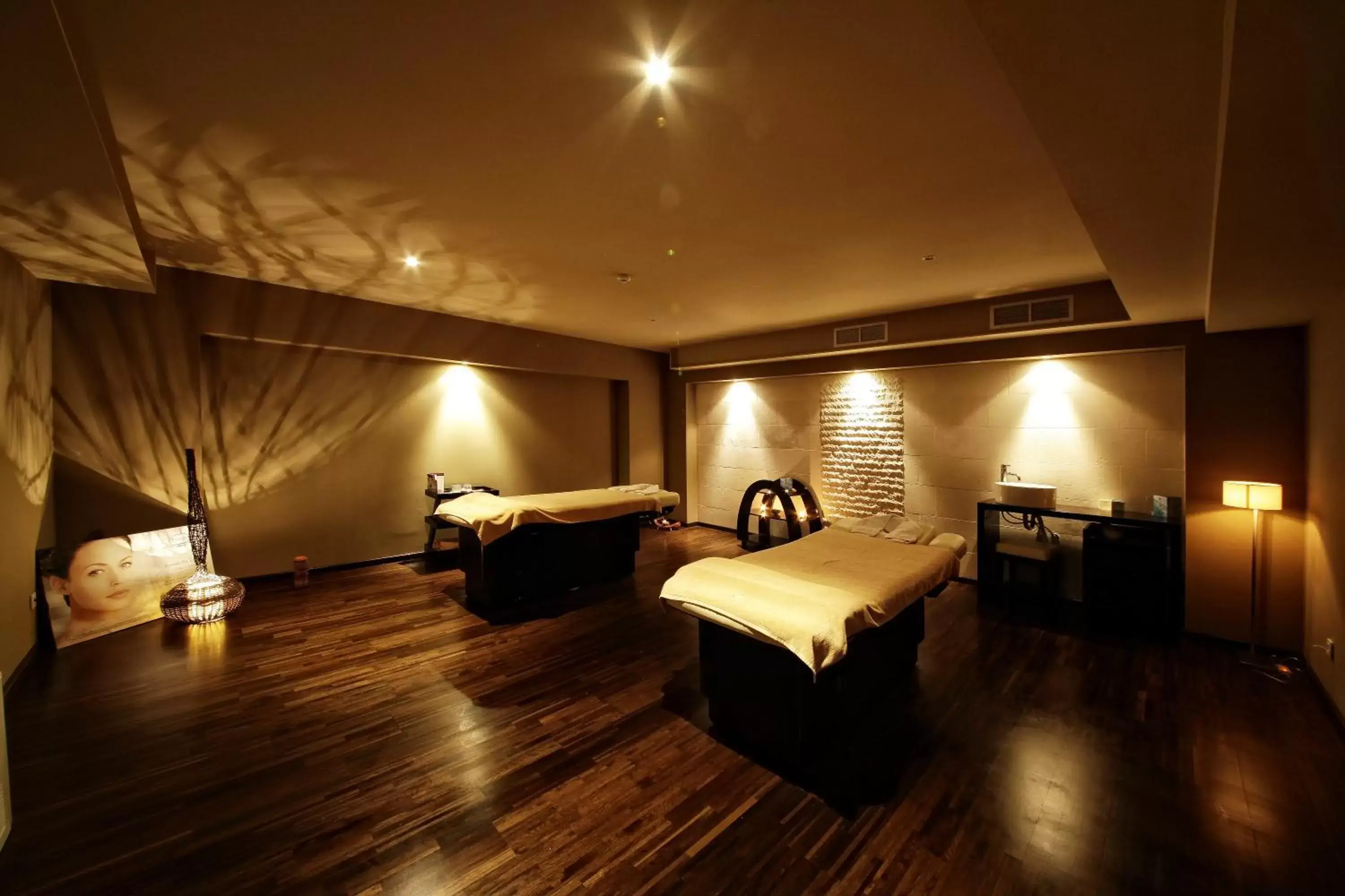 Massage, Bed in Lighthouse Golf & Spa Hotel