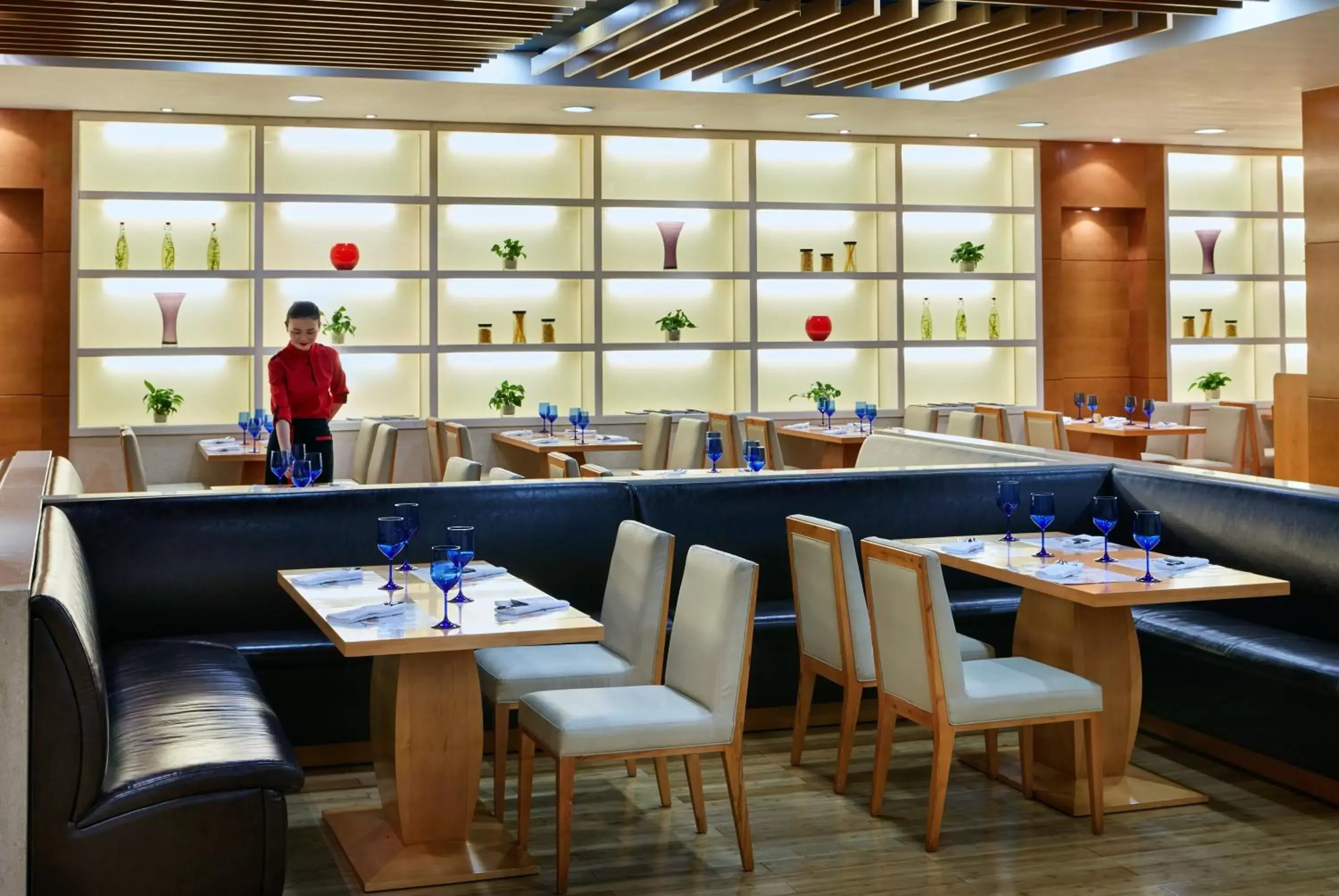 Restaurant/Places to Eat in InterContinental Hangzhou, an IHG Hotel