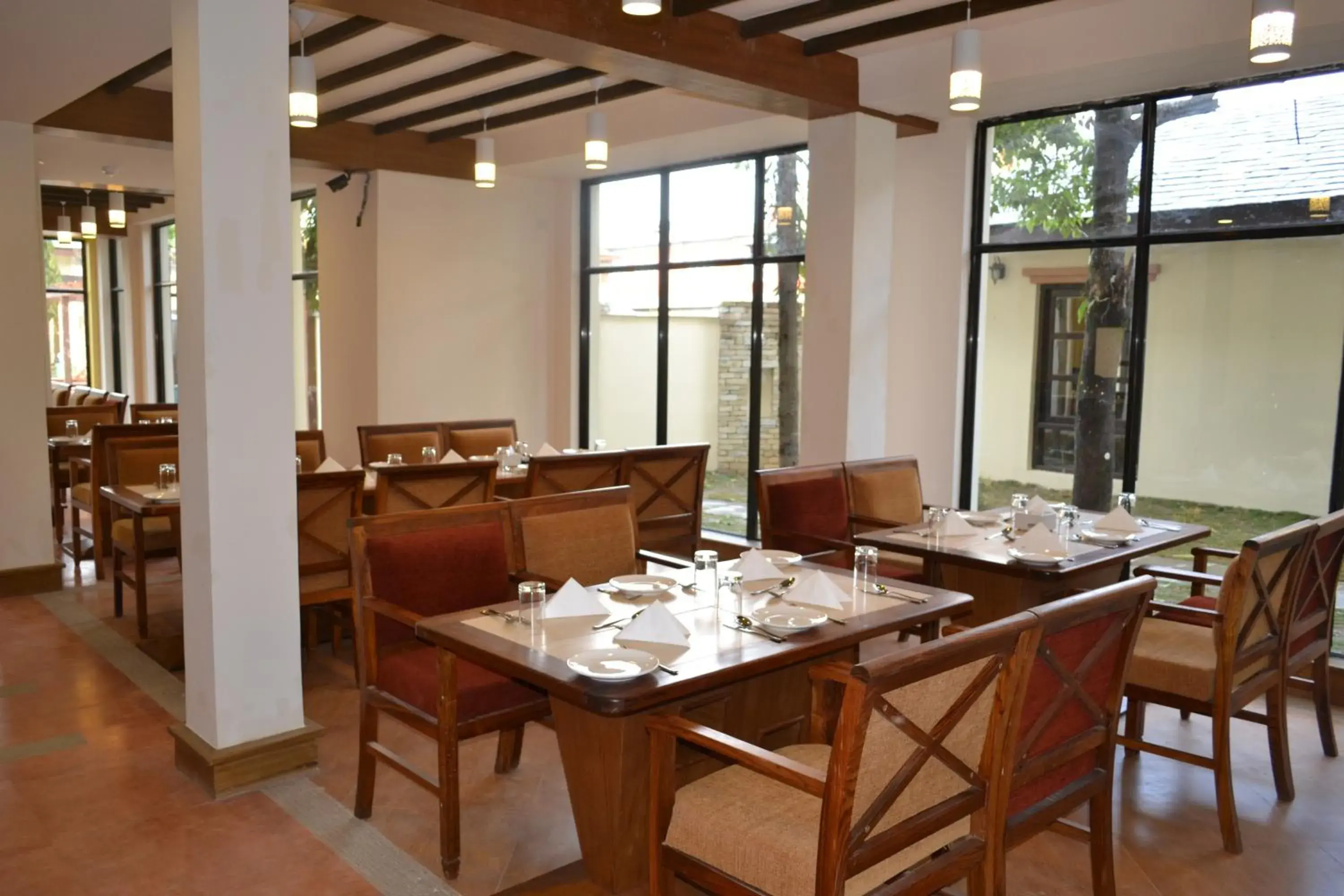 Restaurant/Places to Eat in Atithi Resort & Spa