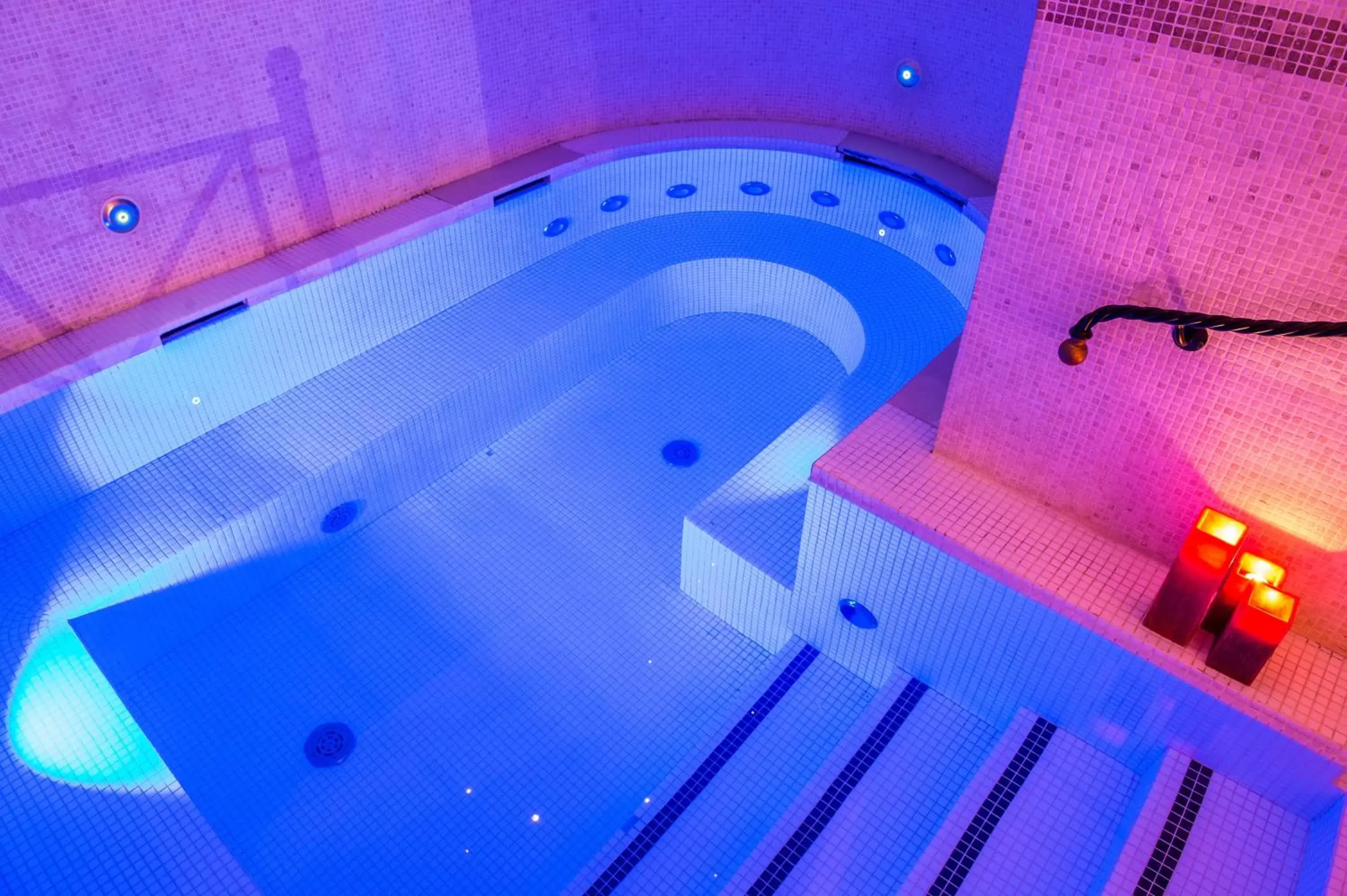 Hot Tub, Swimming Pool in Trilussa Palace Hotel Congress & Spa