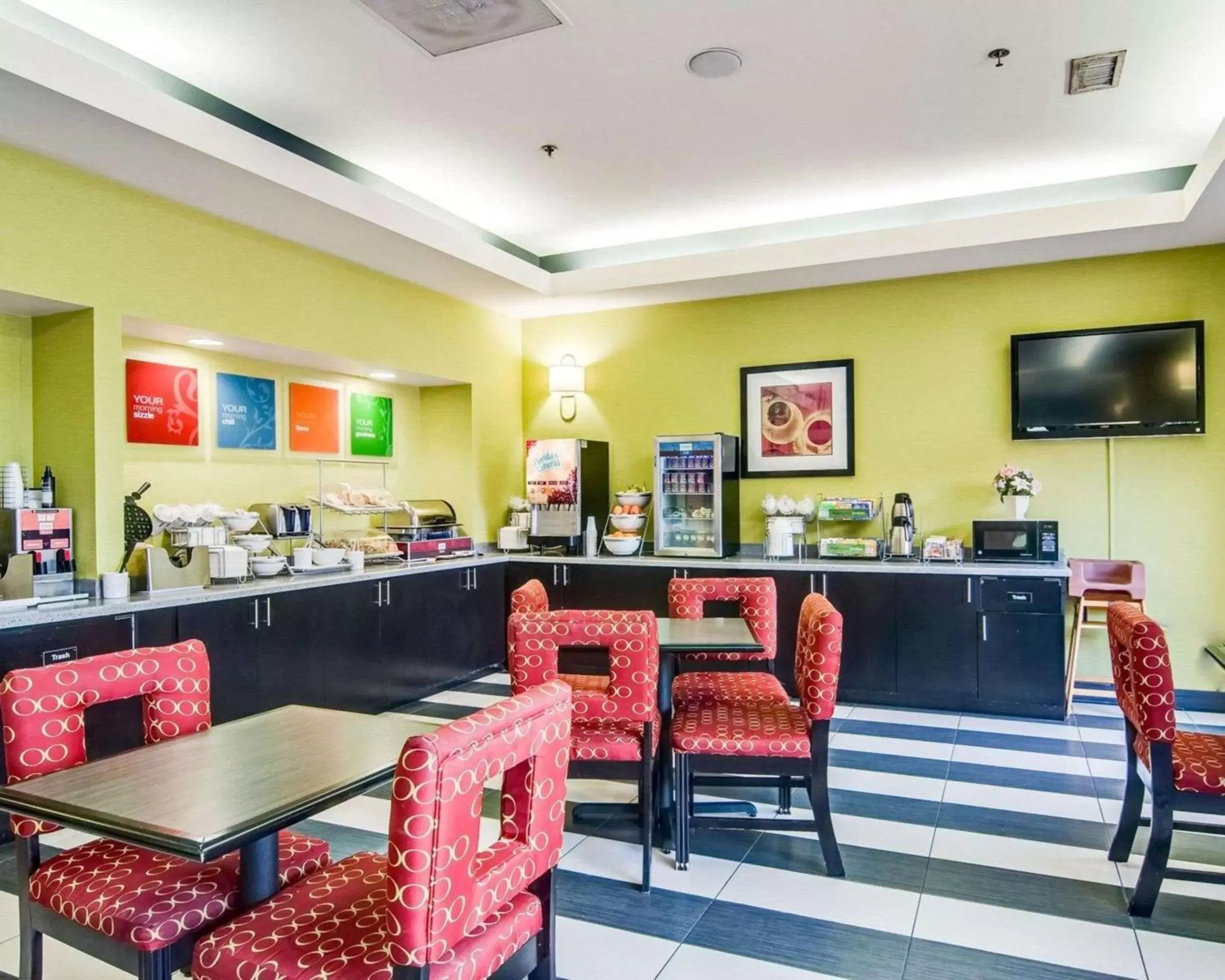 Restaurant/Places to Eat in Comfort Suites Inn at Ridgewood Farm