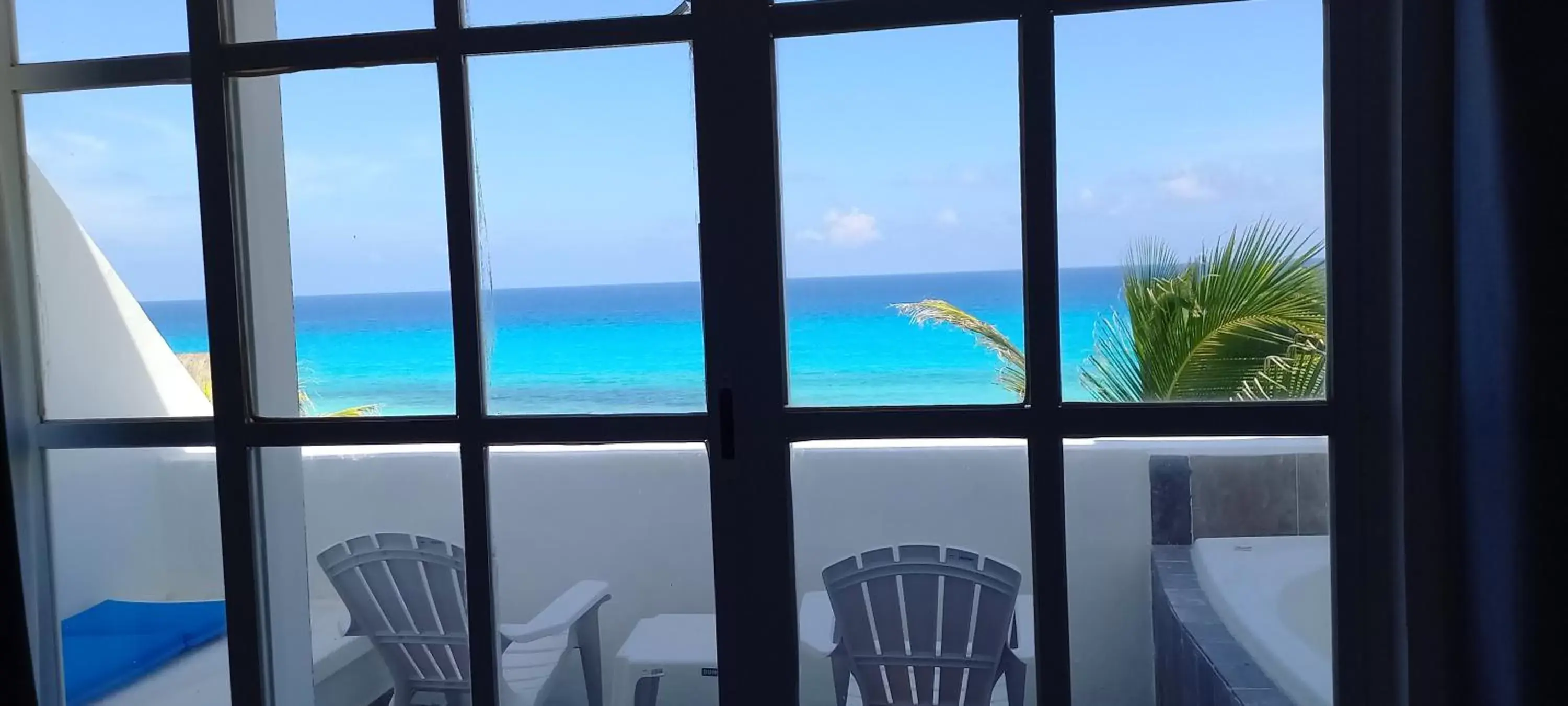 Balcony/Terrace, Sea View in Hotel & Museo Casa Turquesa
