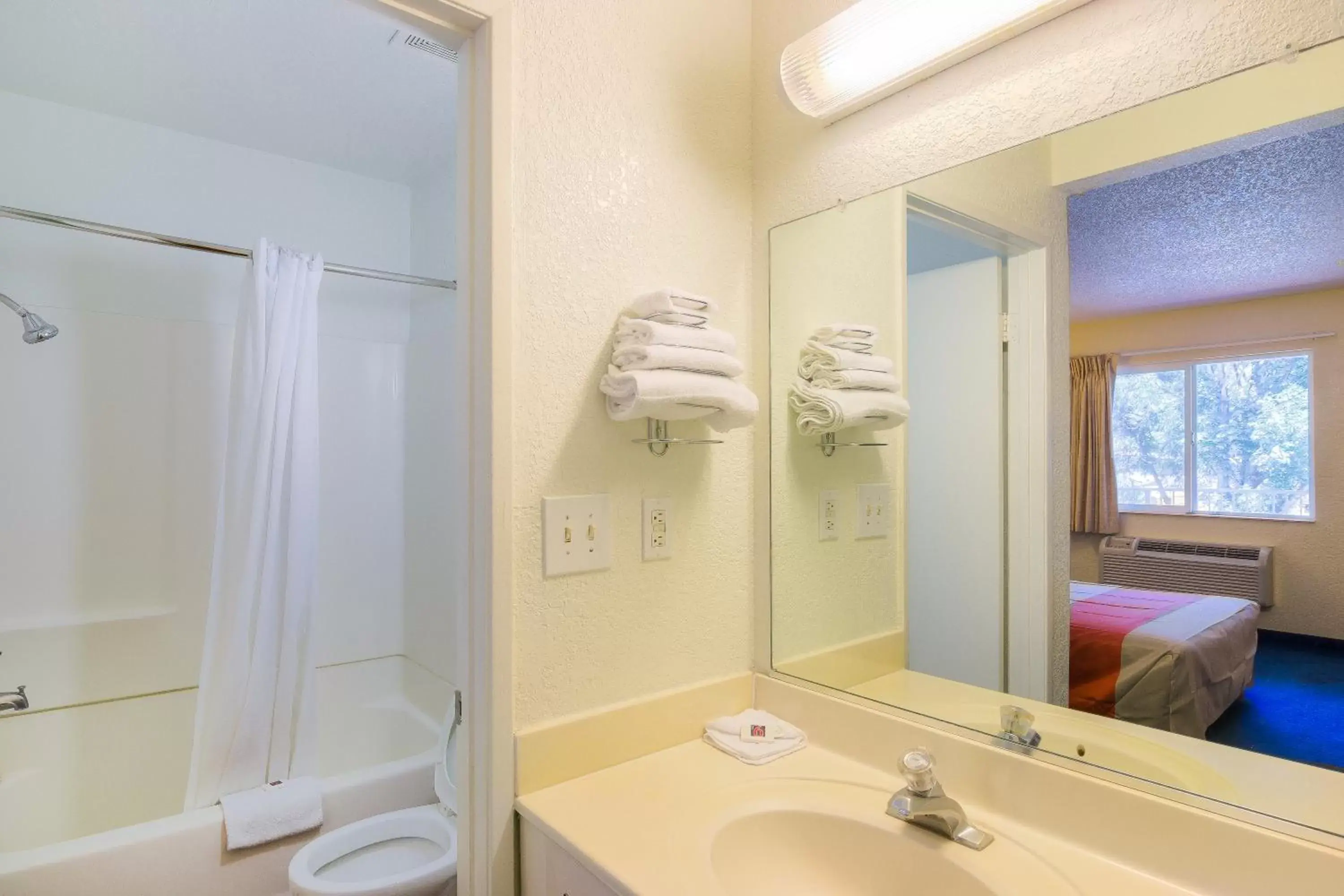 Shower, Bathroom in Motel 6-Sepulveda, CA - Los Angeles - Van Nuys - North Hills