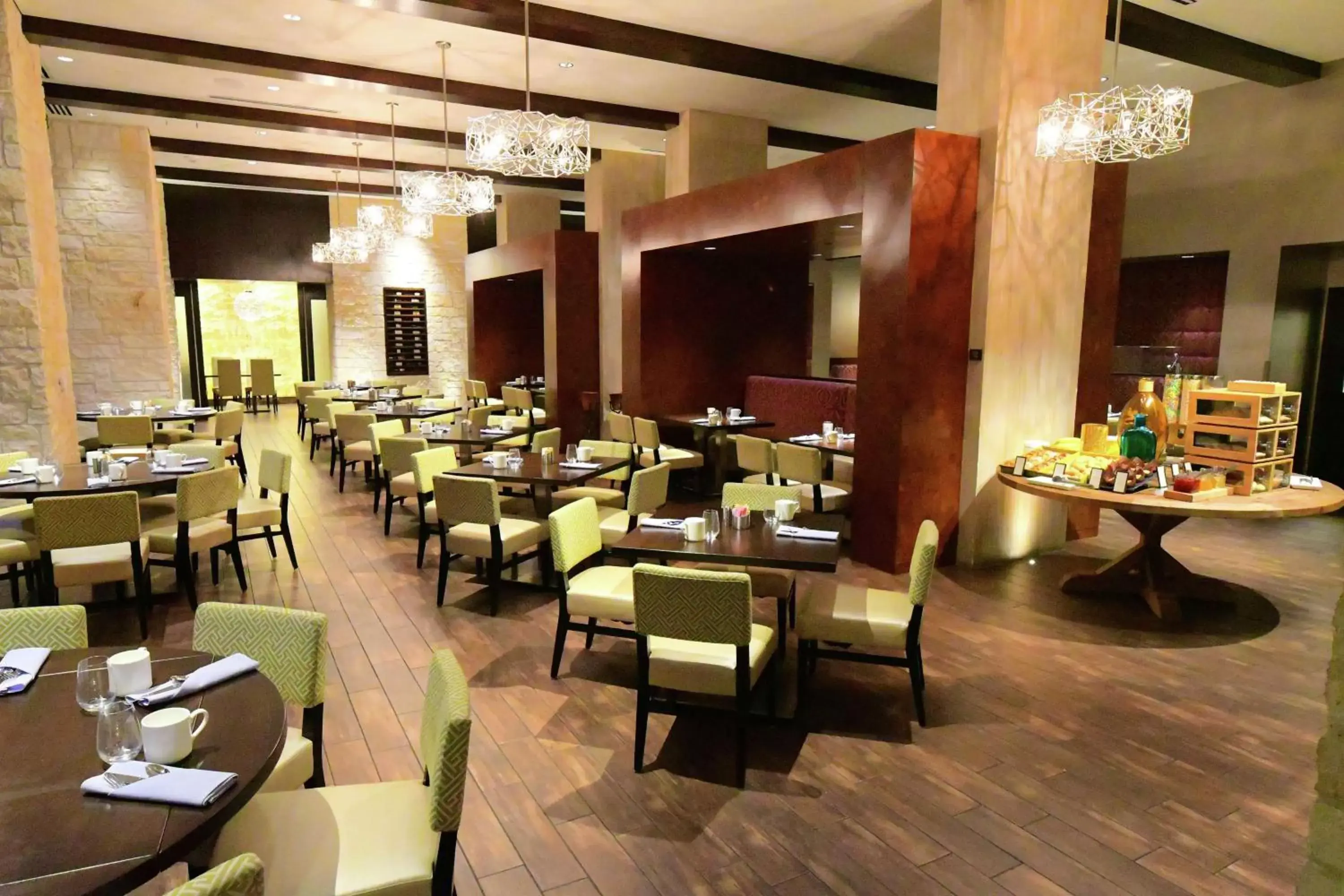 Dining area, Restaurant/Places to Eat in Hilton Dallas/Plano Granite Park