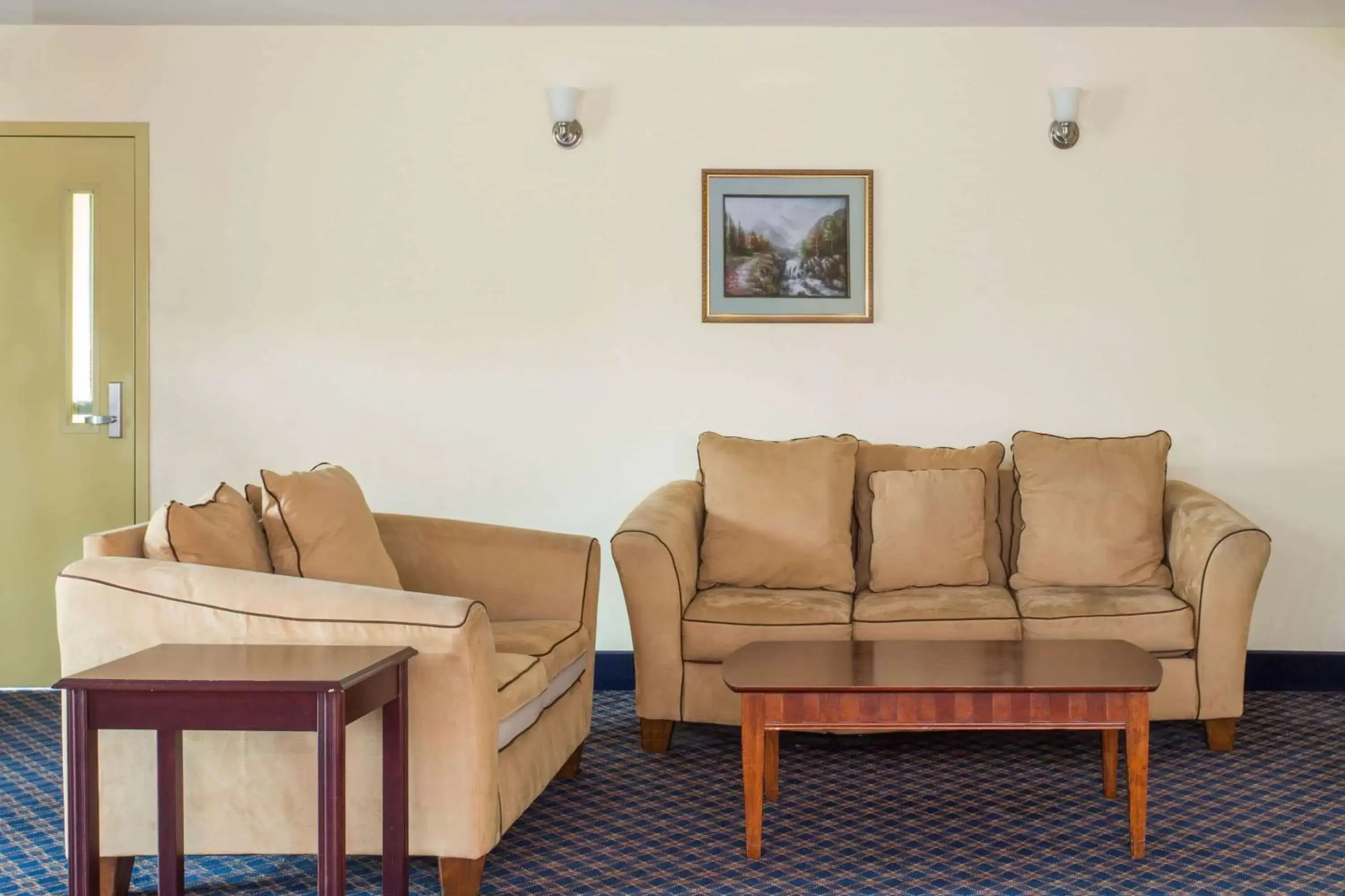 Lounge or bar in Howard Johnson by Wyndham Houma Lounge or bar in Howard Johnson by Wyndham Houma