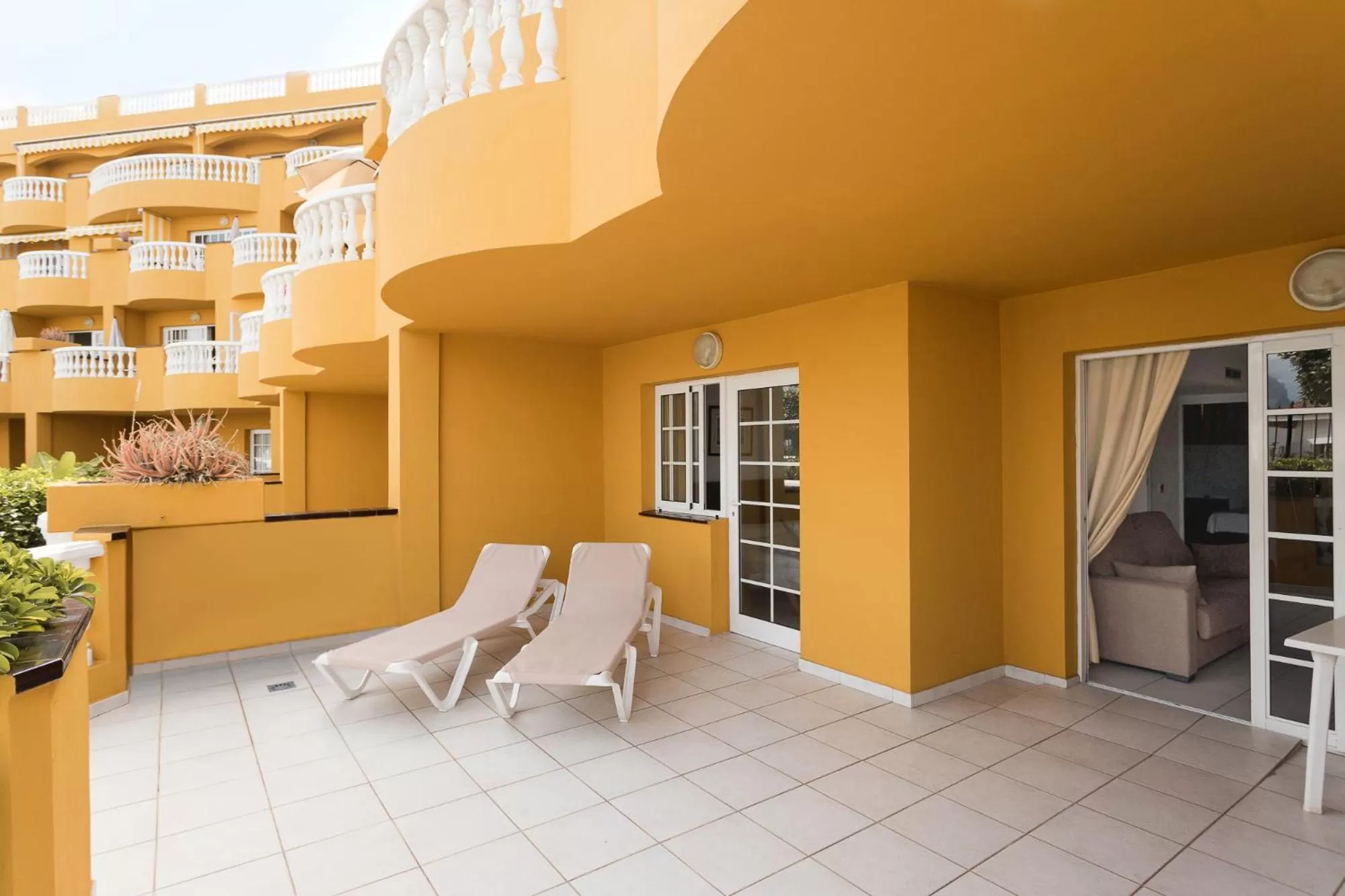 Balcony/Terrace in El Marques Palace by Intercorp Group