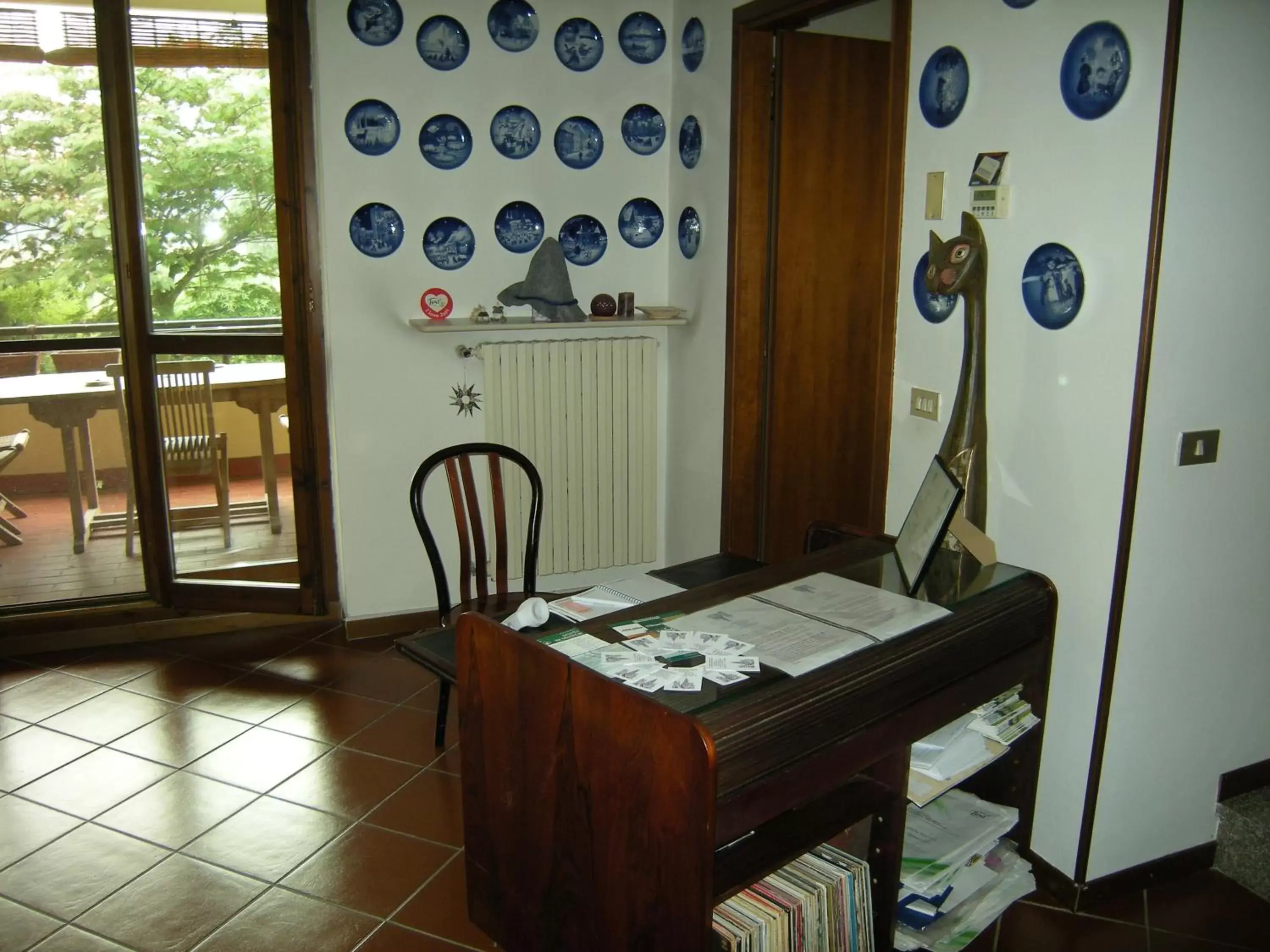 Balcony/Terrace, Dining Area in B&B Il Glicine di Basiglio