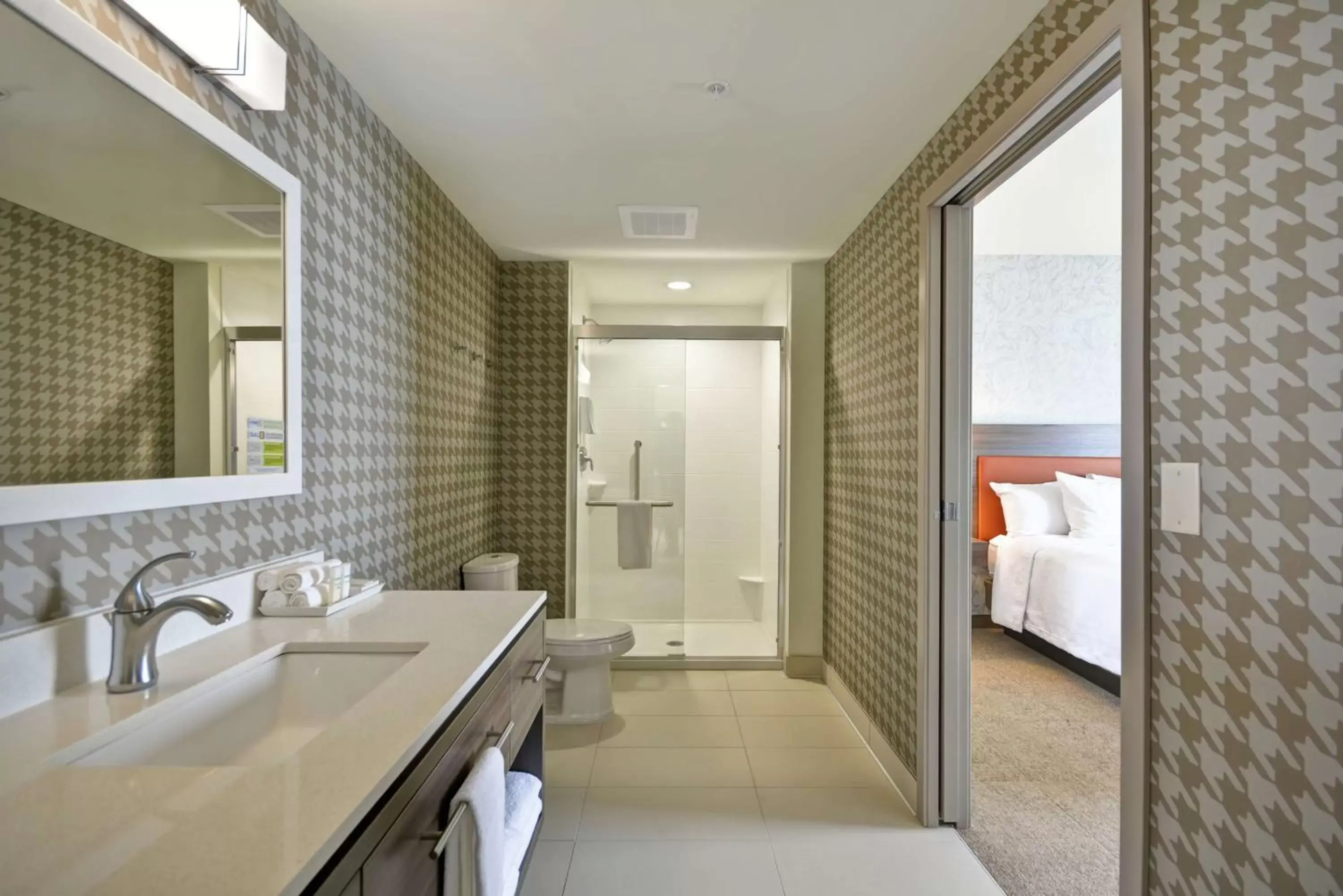Bathroom in Home2 Suites By Hilton Plymouth Minneapolis