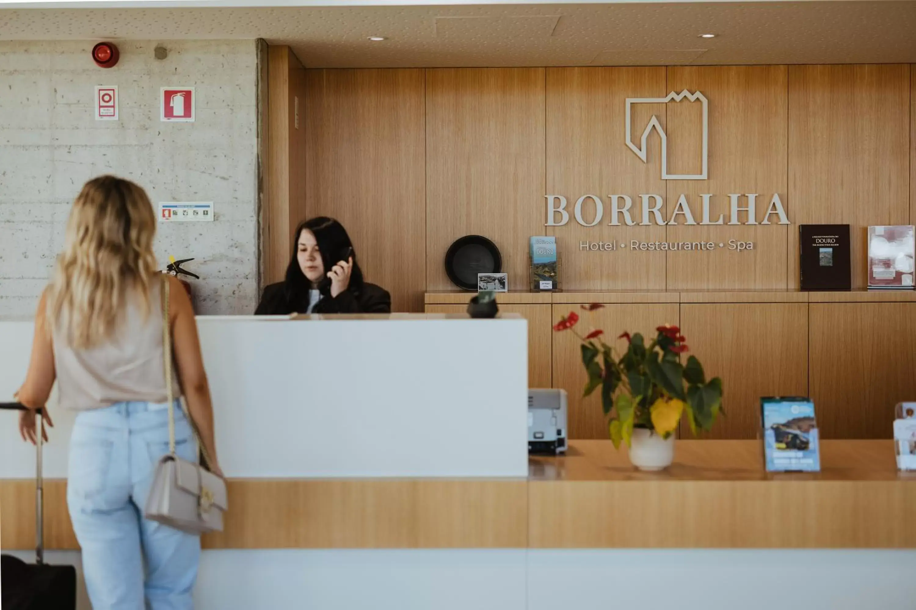 Lobby/Reception in Borralha Hotel, Restaurante & Spa