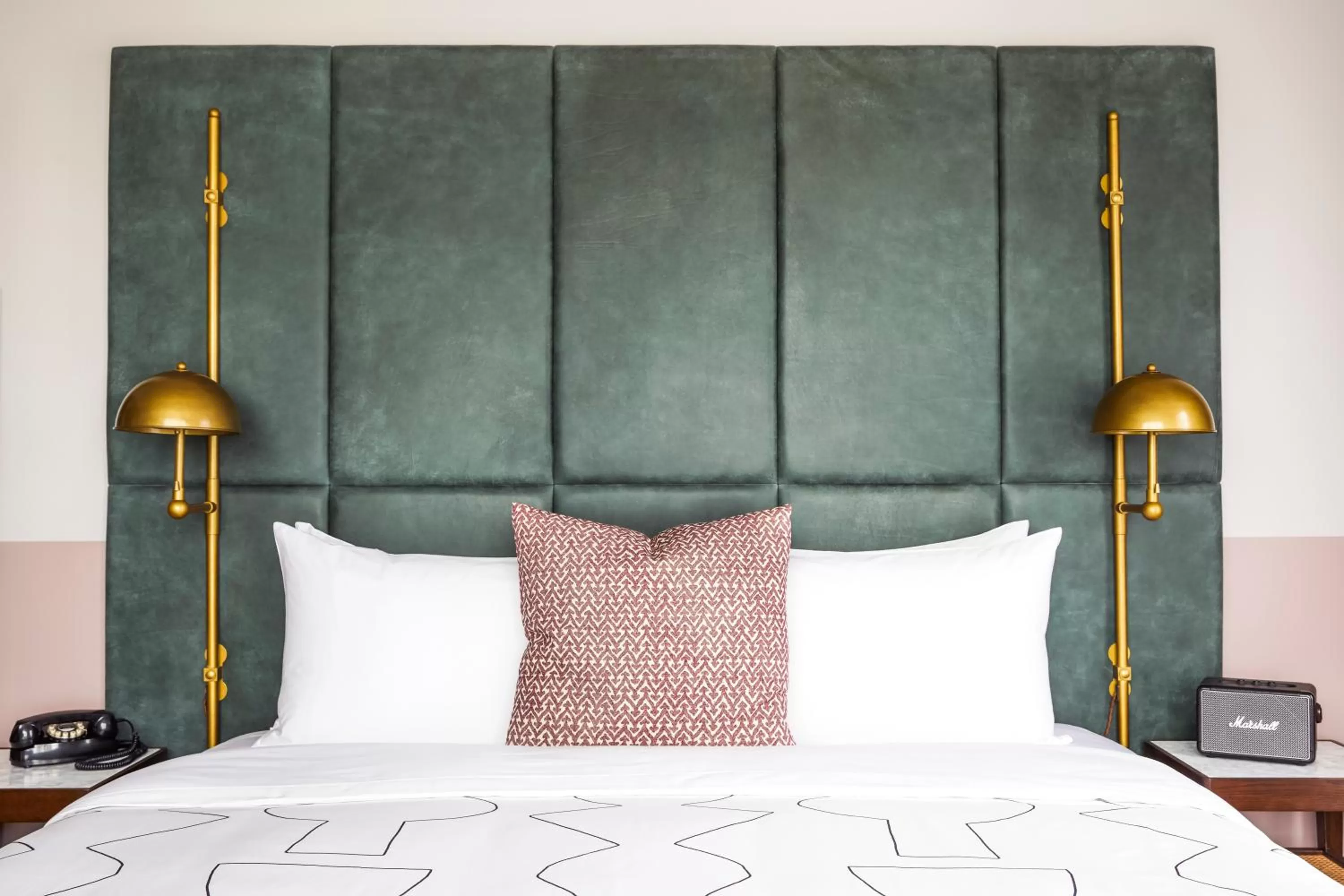 Bed in The Hoxton, Chicago