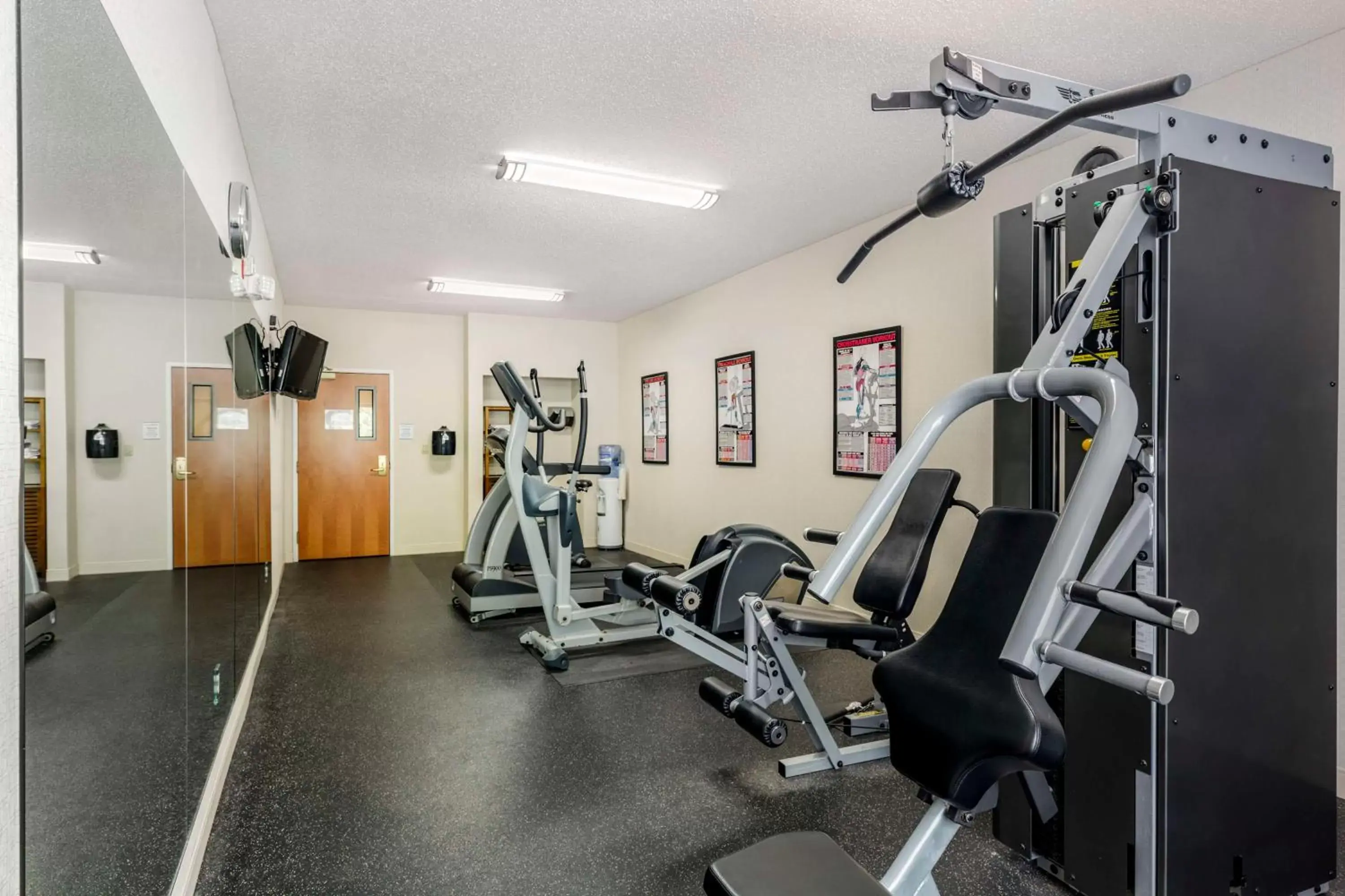 Fitness centre/facilities, Fitness Center/Facilities in Best Western Plus New England Inn & Suites