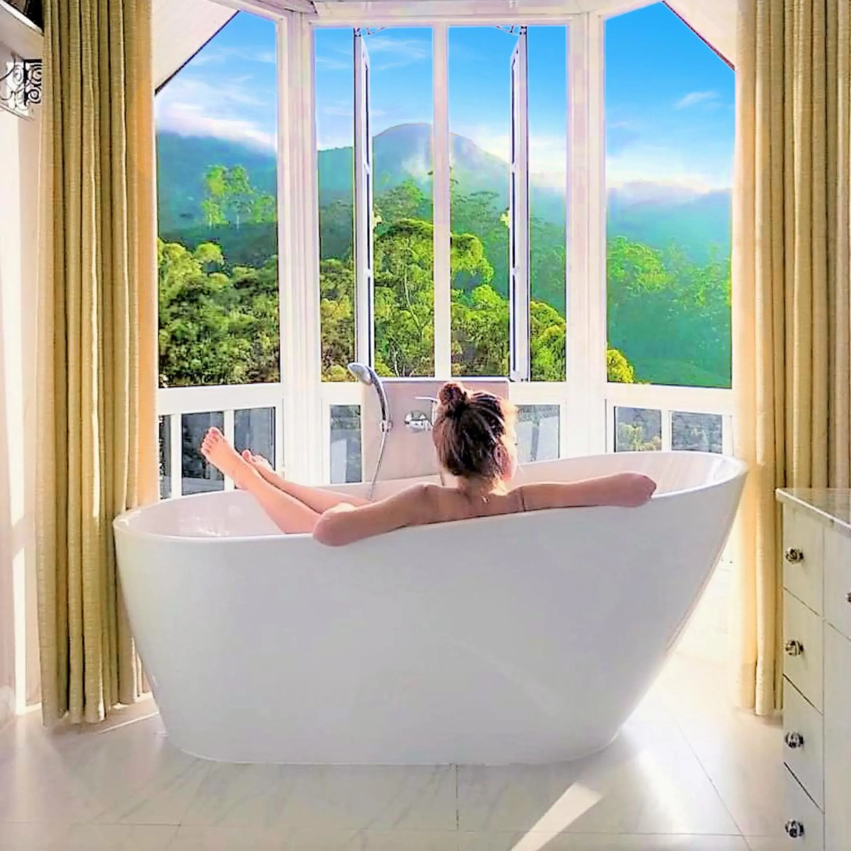 Hot Spring Bath, Mountain View in Luxe Wilderness
