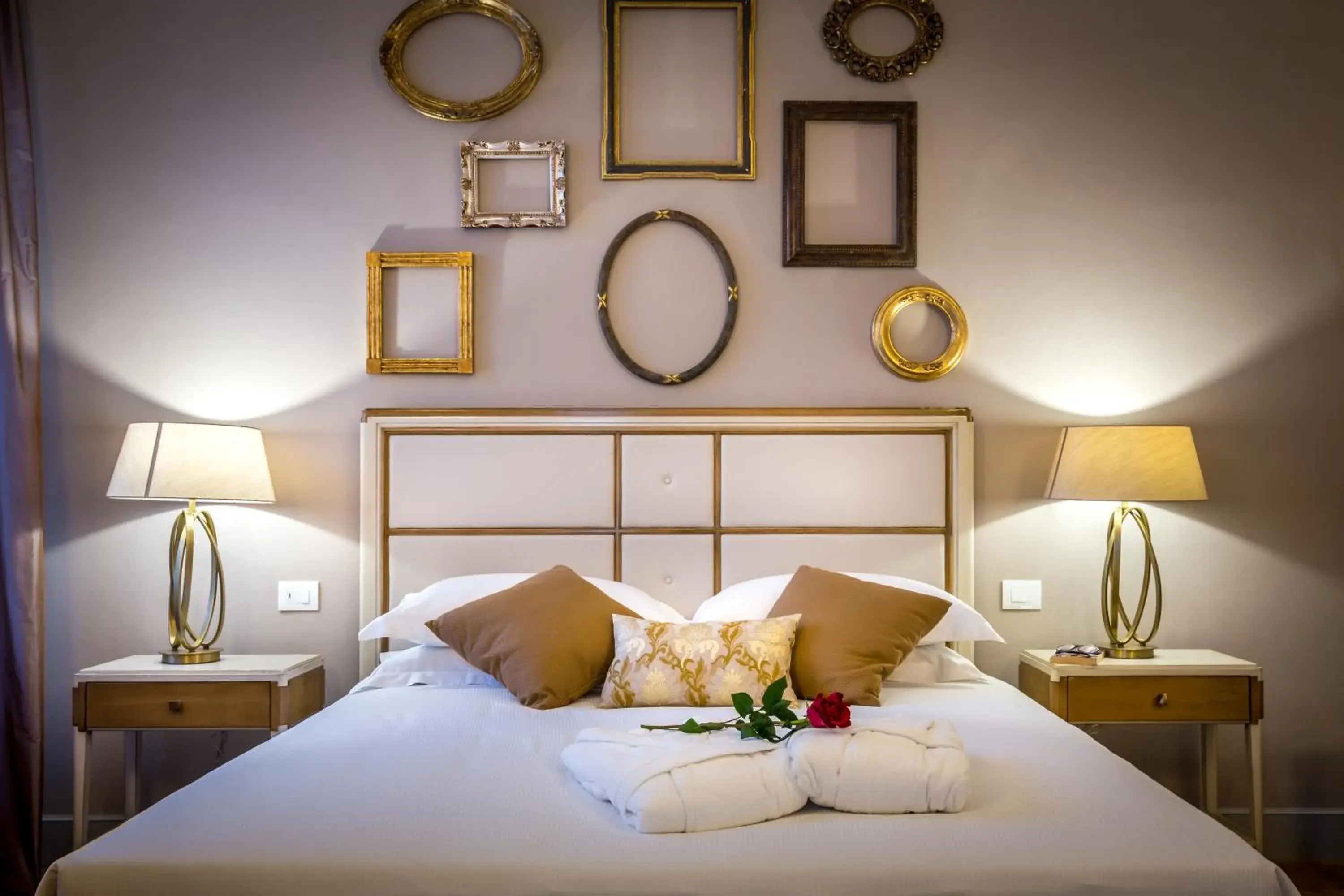 Superior Double Room in Palazzo Ridolfi - Residenza d'Epoca Superior Double Room in Palazzo Ridolfi - Residenza d'Epoca