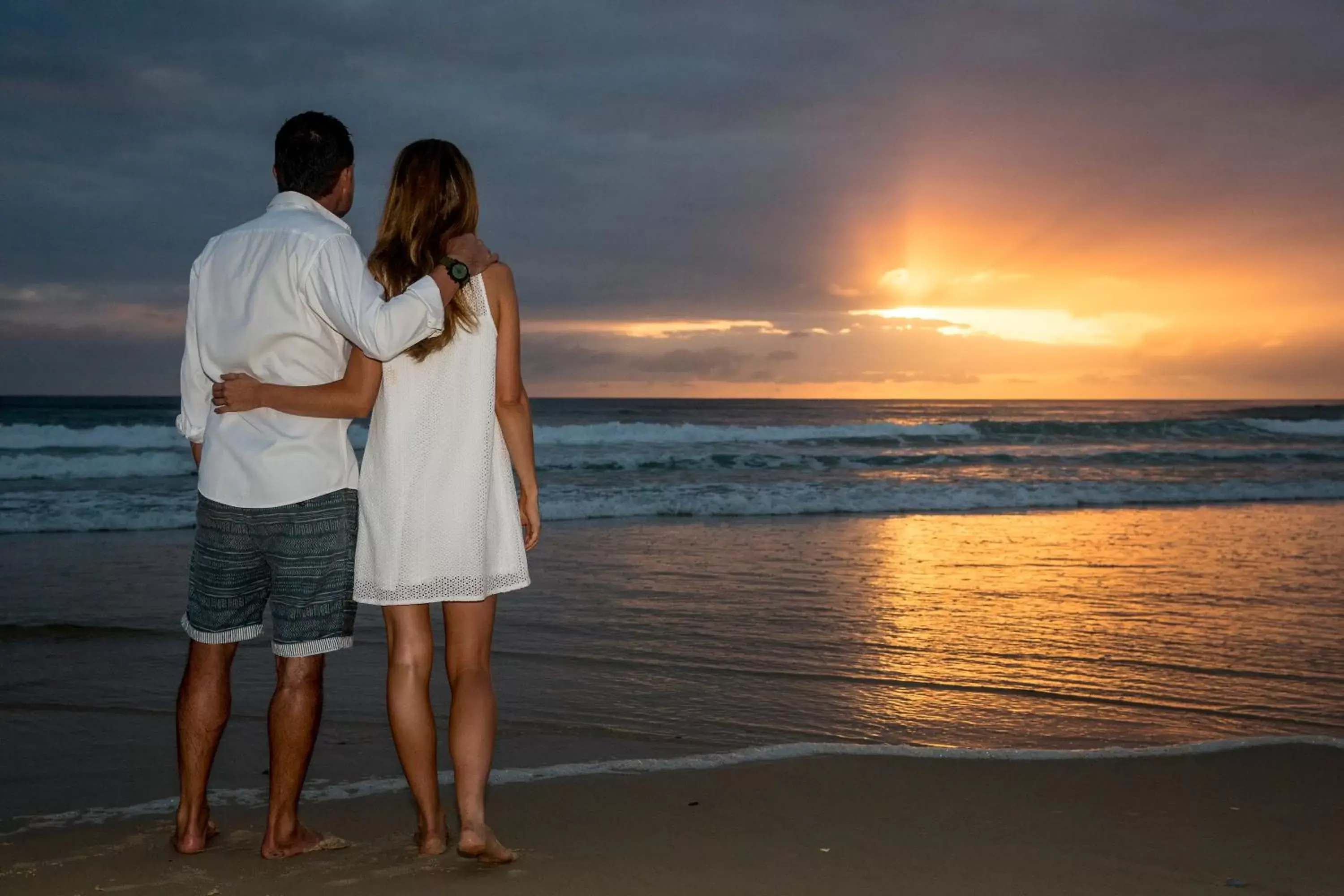 Sunrise in Golden Riviera Absolute Beachfront Resort