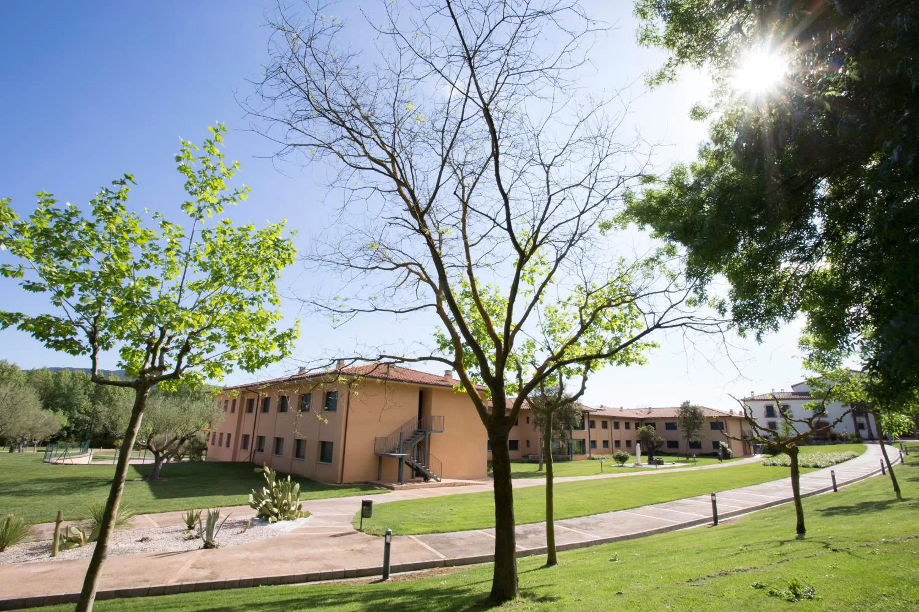 Property building in Casa Santa Elena