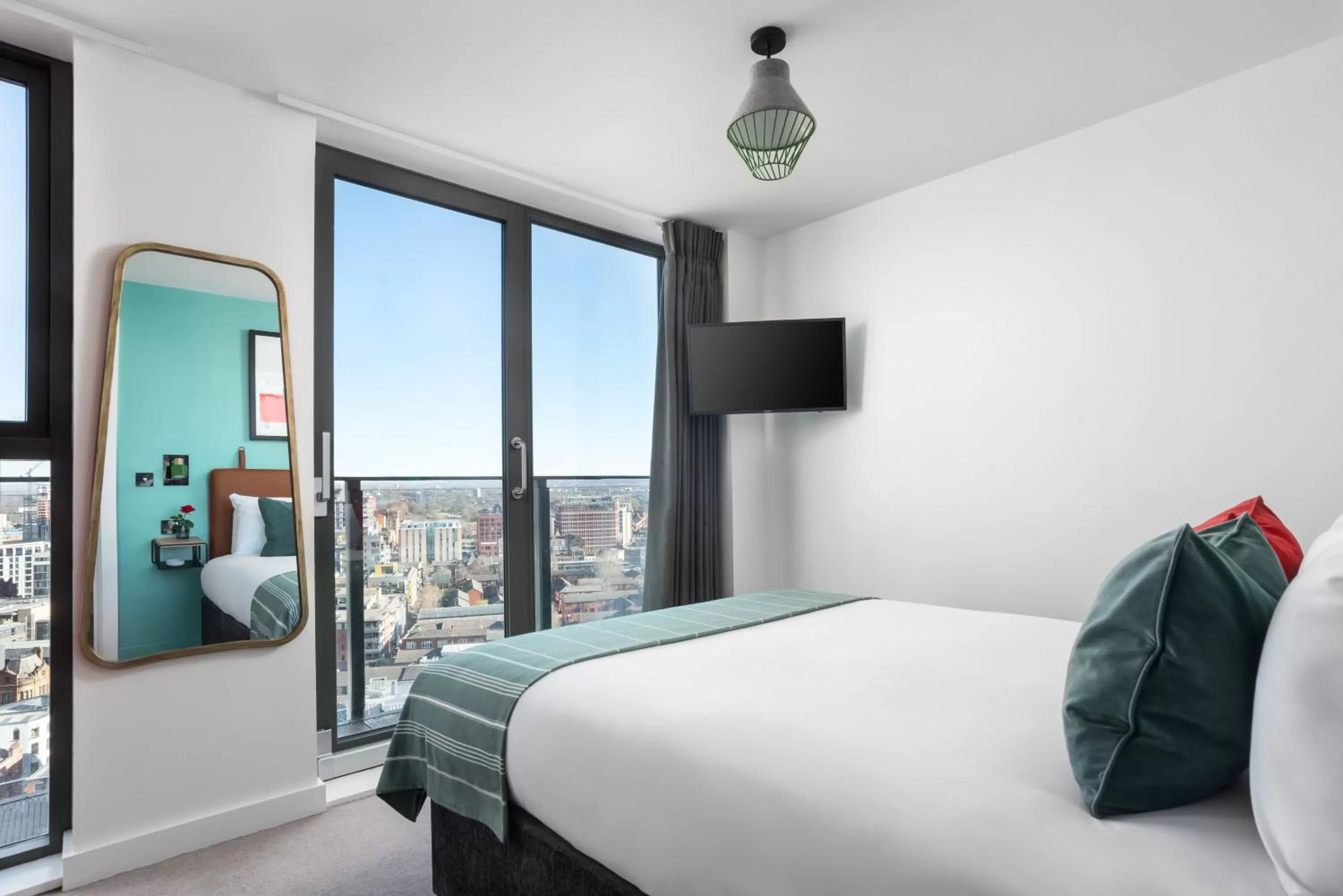 Balcony/Terrace, Bed in Church Street by Supercity Aparthotels