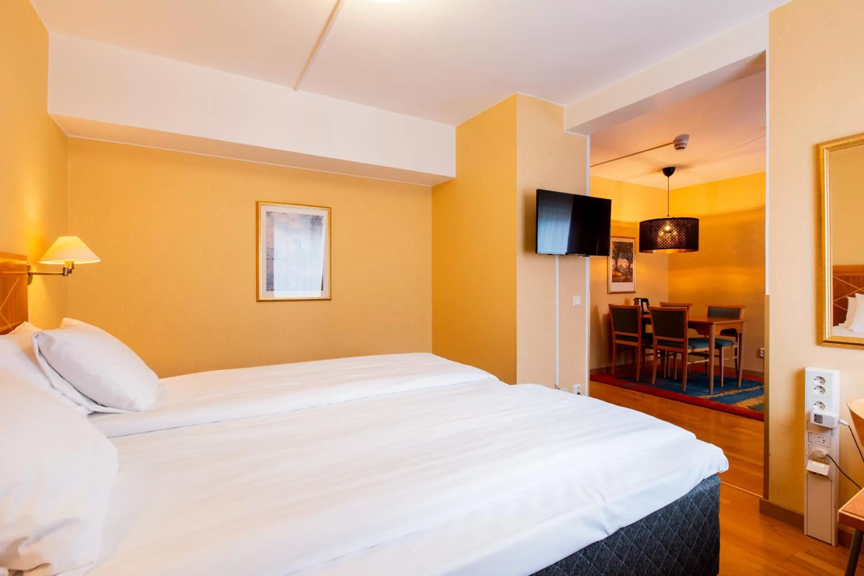 Communal lounge/ TV room, Bed in Sure Hotel by Best Western Esplanade